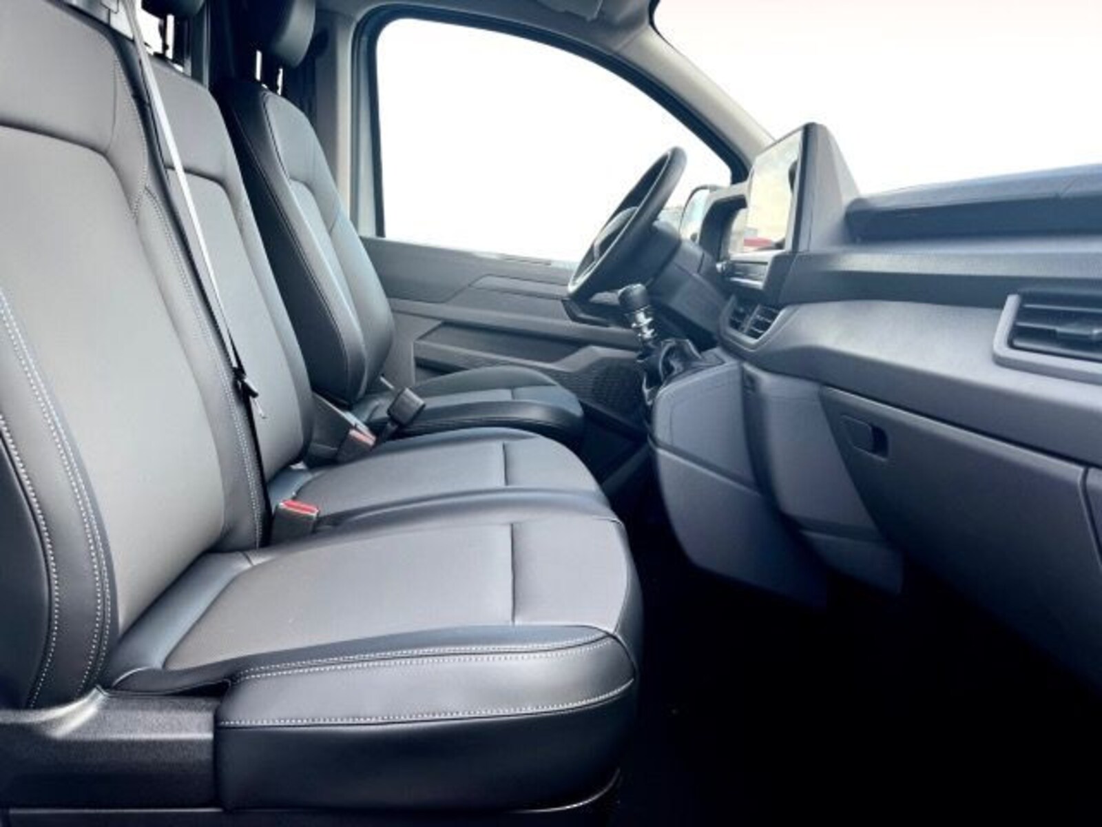 Volkswagen Transporter Kasten kurzer Radstand – Bild 16