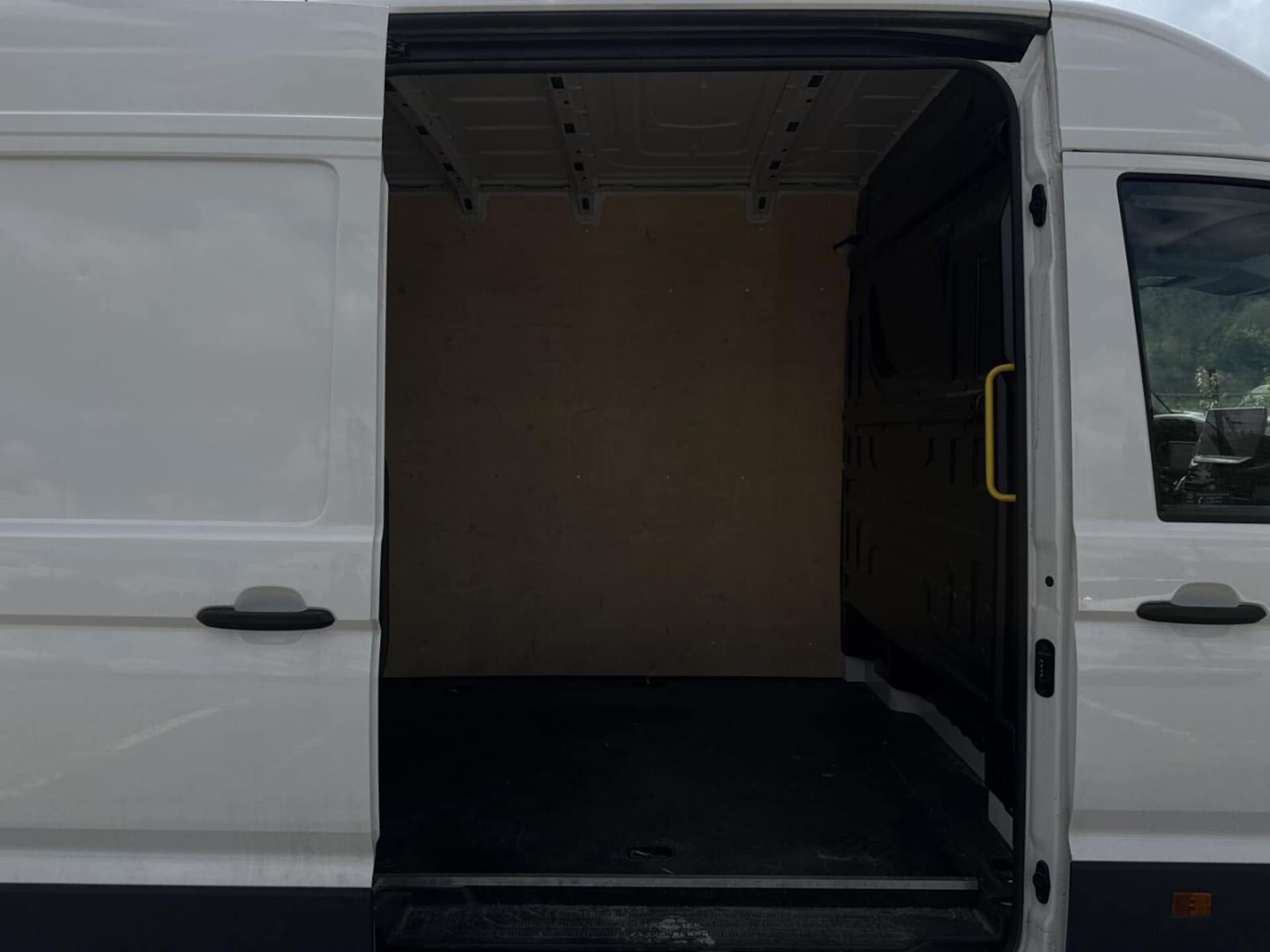 Volkswagen Crafter Furgon długi rozstaw osi