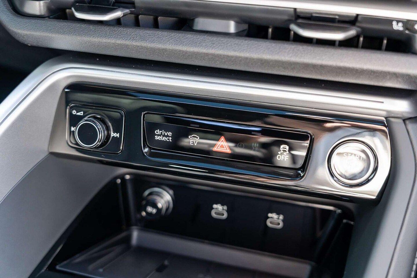 Image about Audi Q5 SUV e-hybrid quattro S tronic