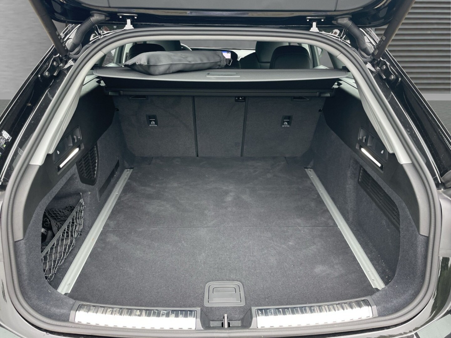 Bild über Audi A6 Avant TDI quattro 150 kW S tronic - für weitere Informationen kontaktieren Sie den Audi Partner