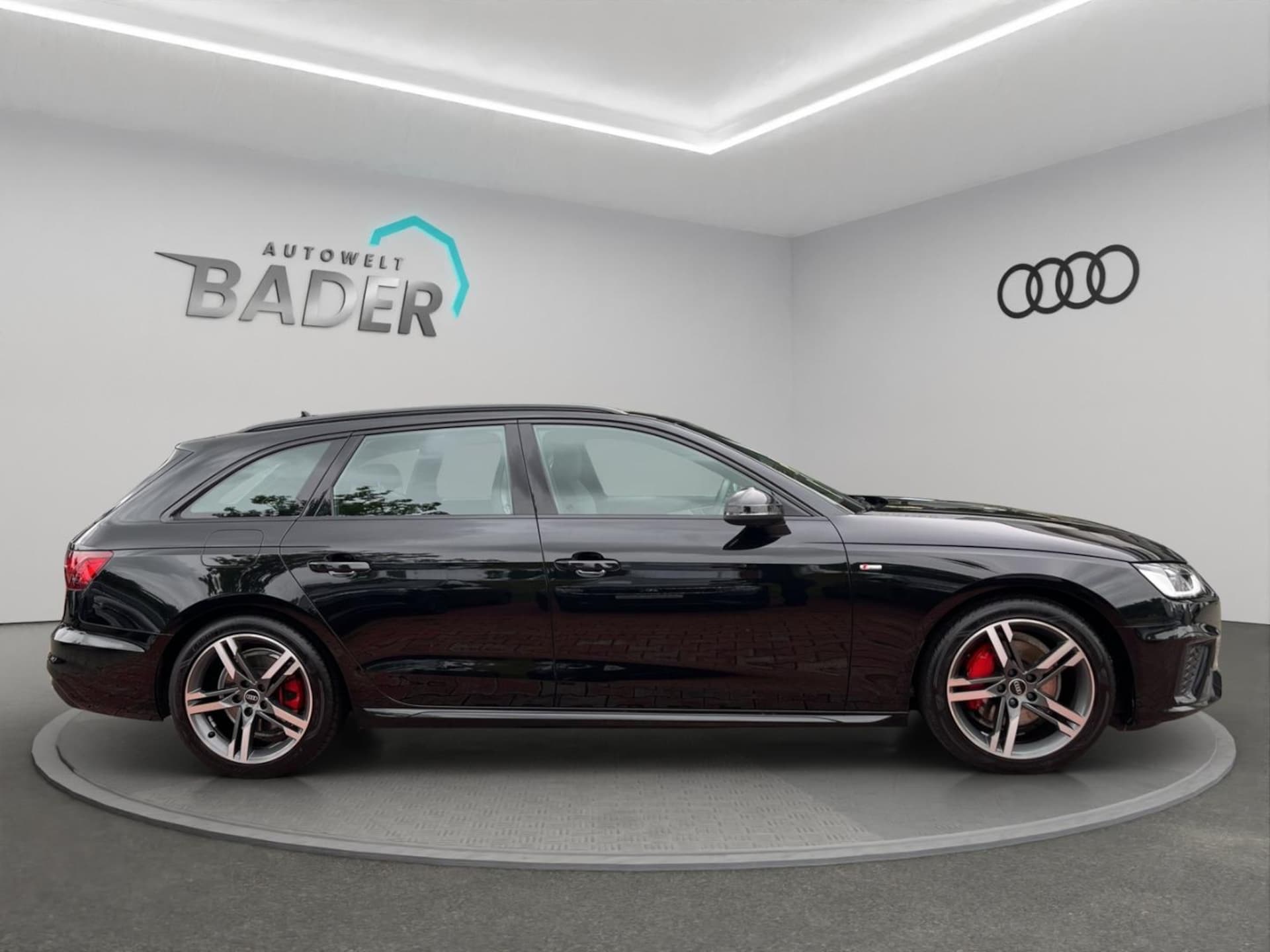 Audi A4 Avant S line