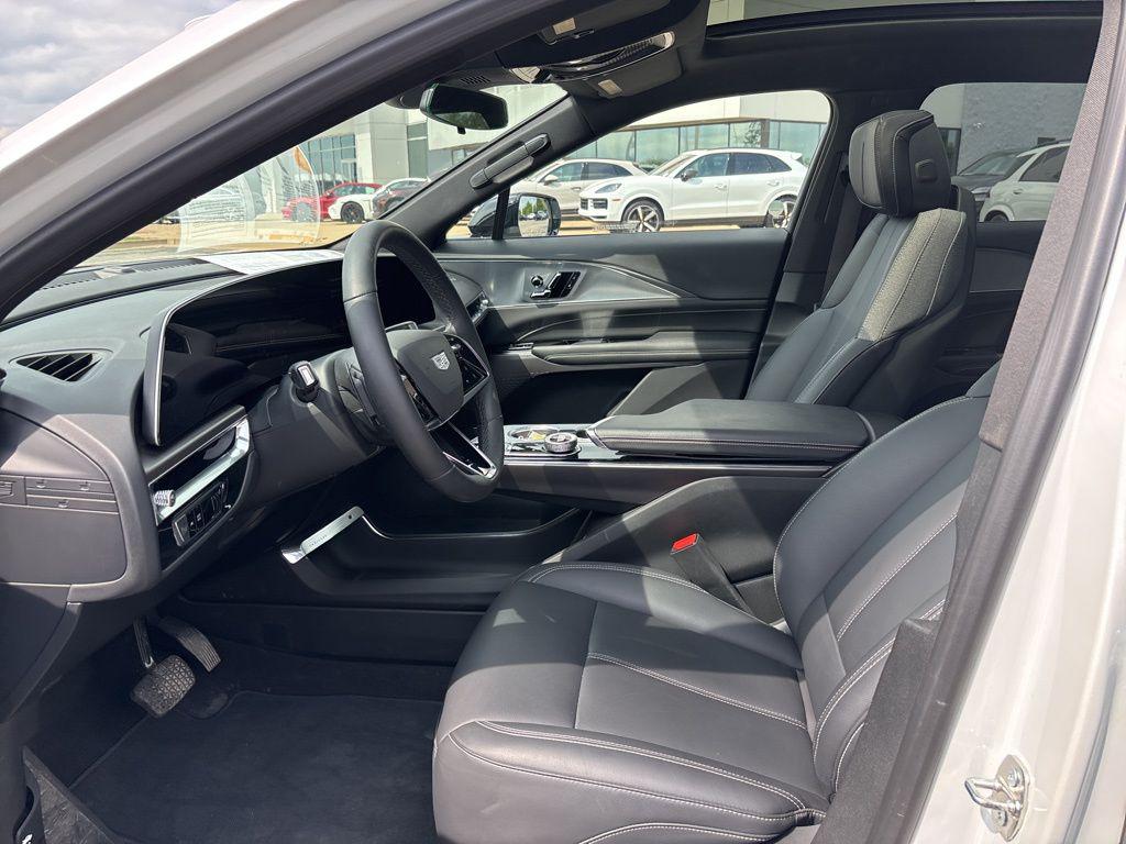 Used 2024 Cadillac LYRIQ Tech with VIN 1GYKPMRL3RZ108754 for sale in Peoria, IL