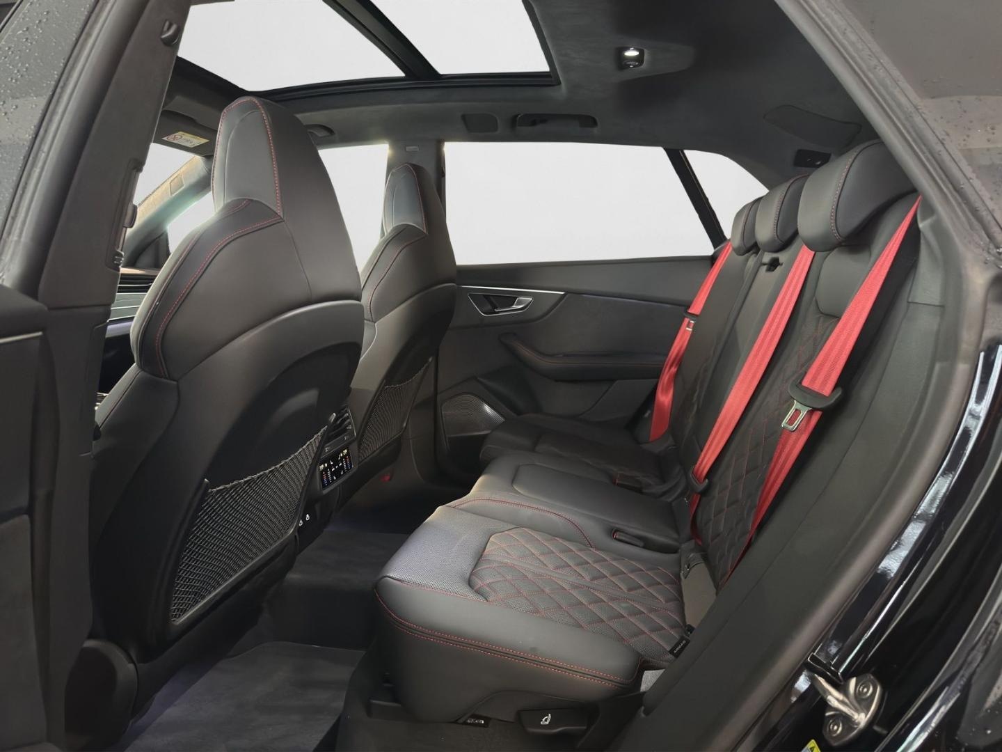 Bild über Audi Q8 SUV TDI quattro 210 kW tiptronic - für weitere Informationen kontaktieren Sie den Audi Partner
