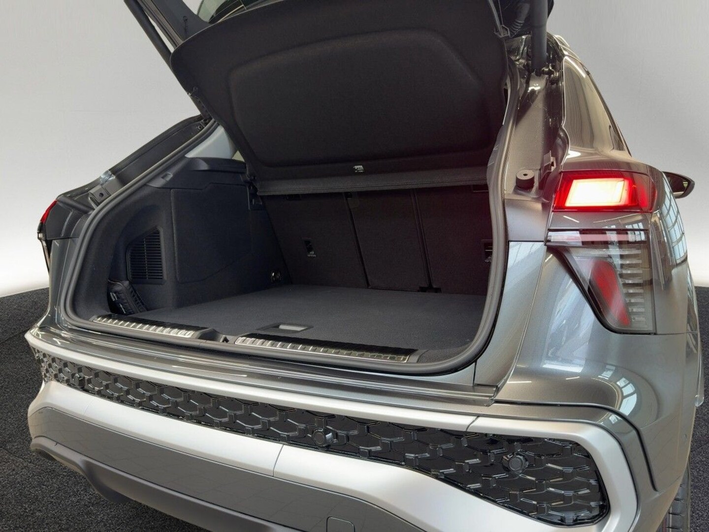 Bild über Audi Q3 SUV e-hybrid e-hybrid 200 kW S tronic - für weitere Informationen kontaktieren Sie den Audi Partner