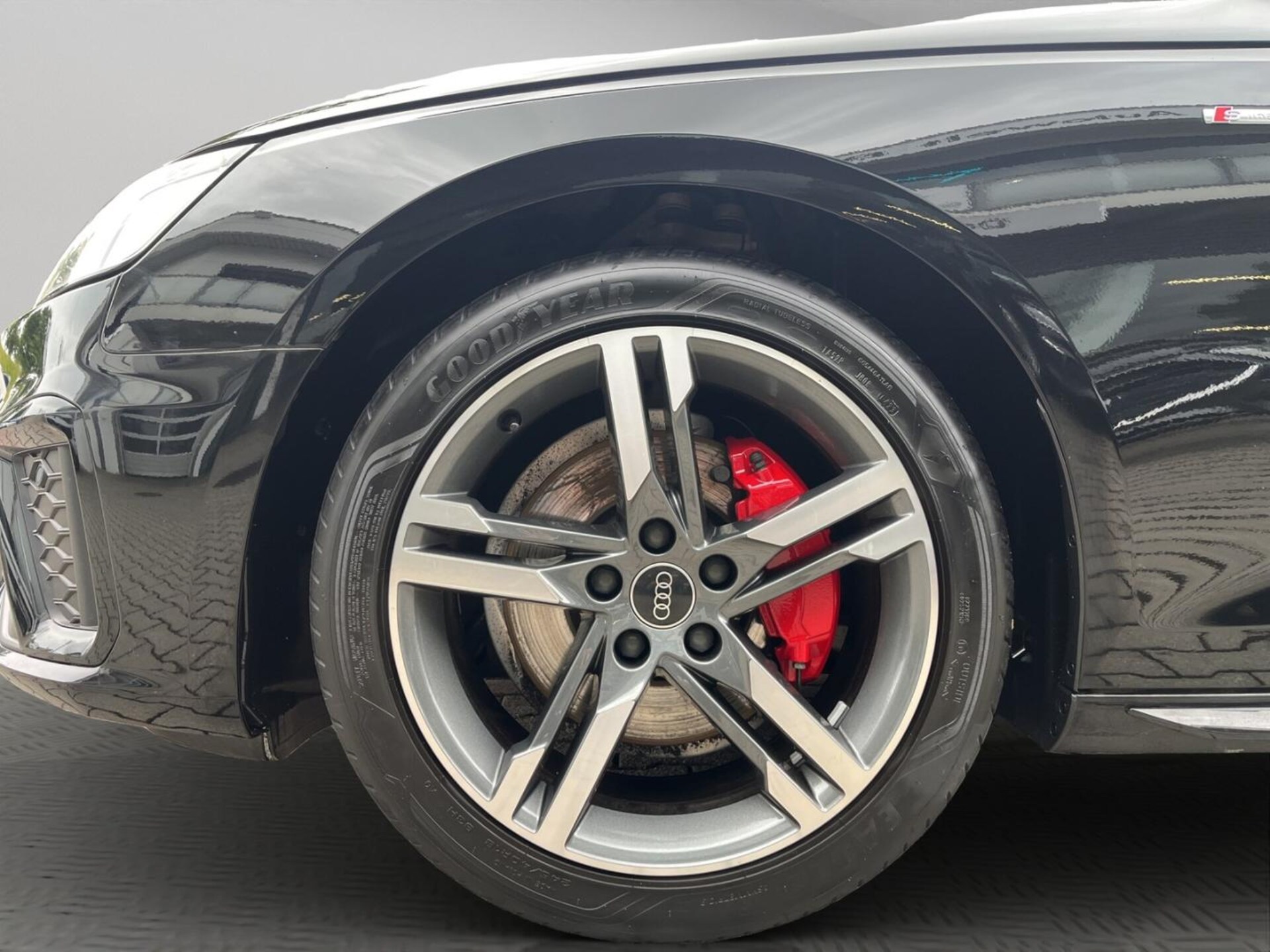 Audi A4 Avant S line
