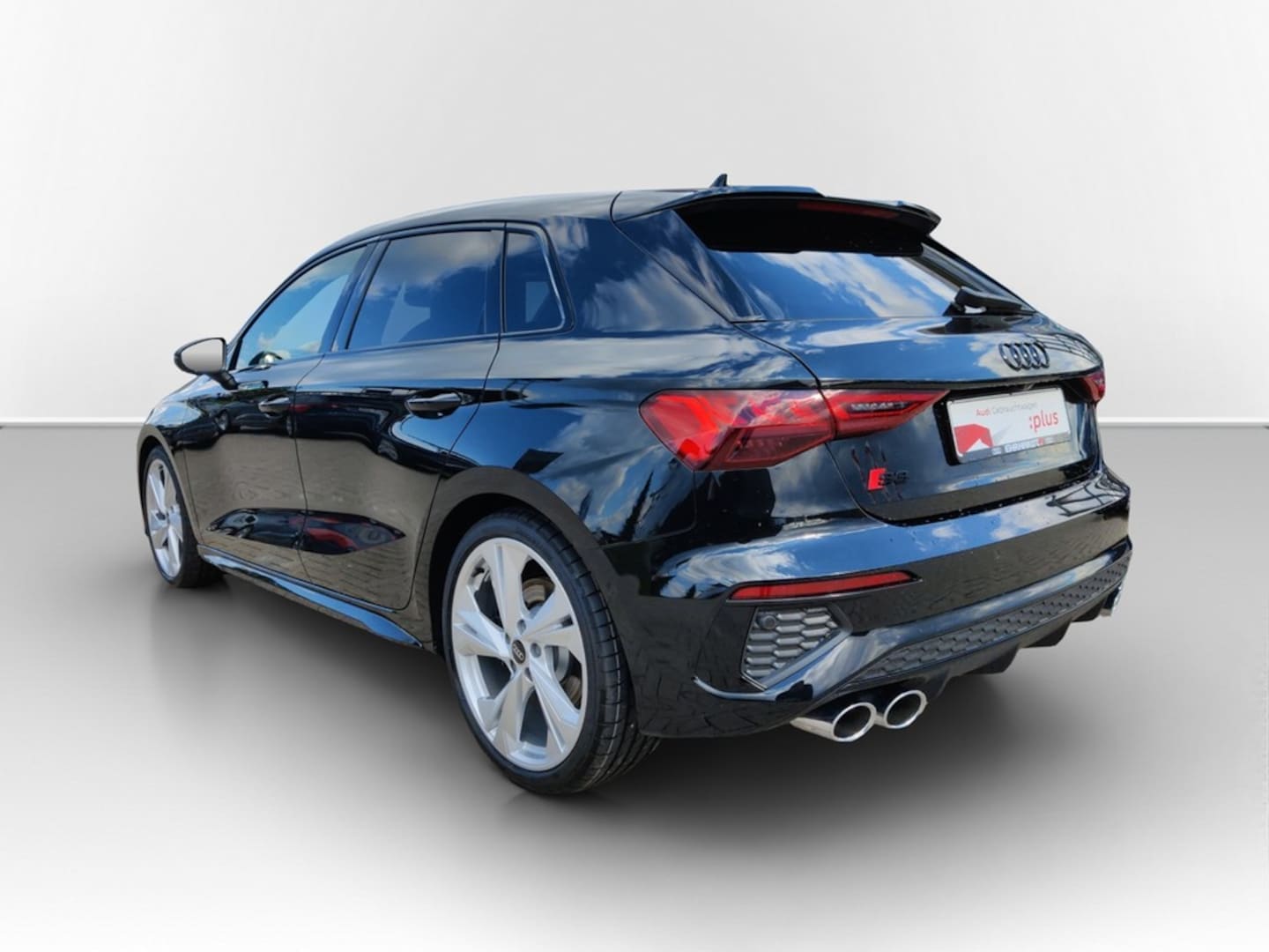 Bild über Audi S3 Sportback TFSI quattro S tronic - für weitere Informationen kontaktieren Sie den Audi Partner