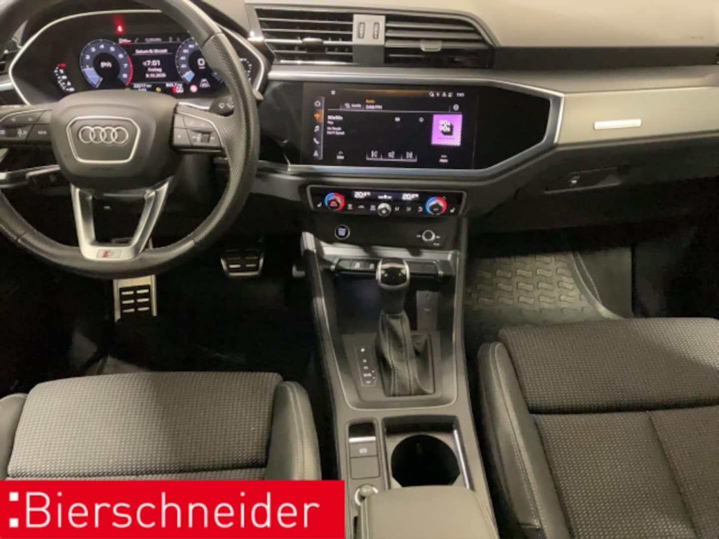 Bild über Audi Q3 S line 40 TFSI quattro S tronic - für weitere Informationen kontaktieren Sie den Audi Partner