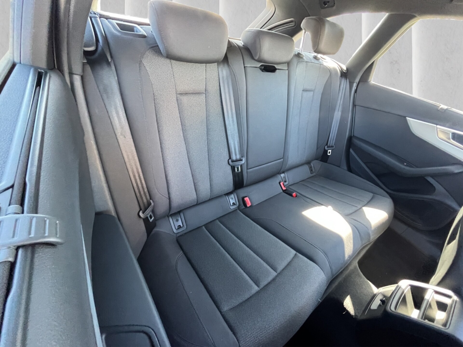 Audi A4 Avant S line