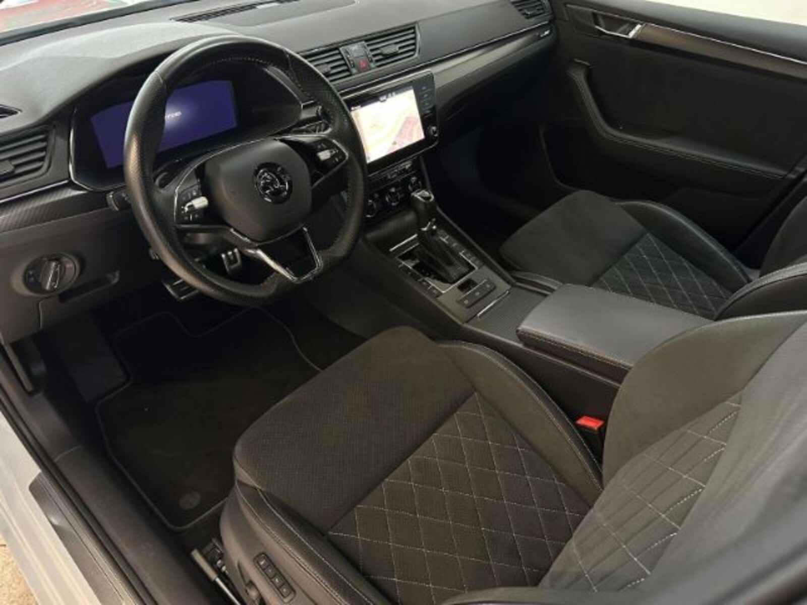 Škoda Superb Combi – Bild 11