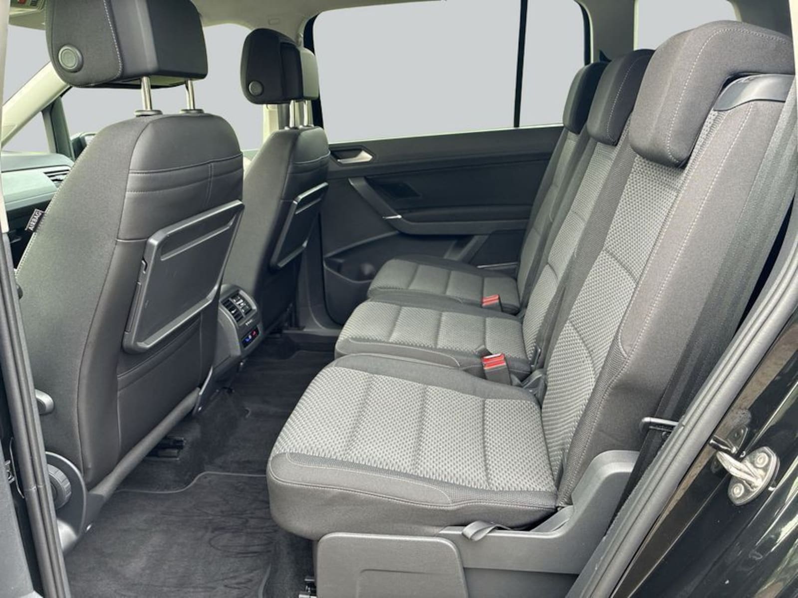 Volkswagen Touran – Bild 11