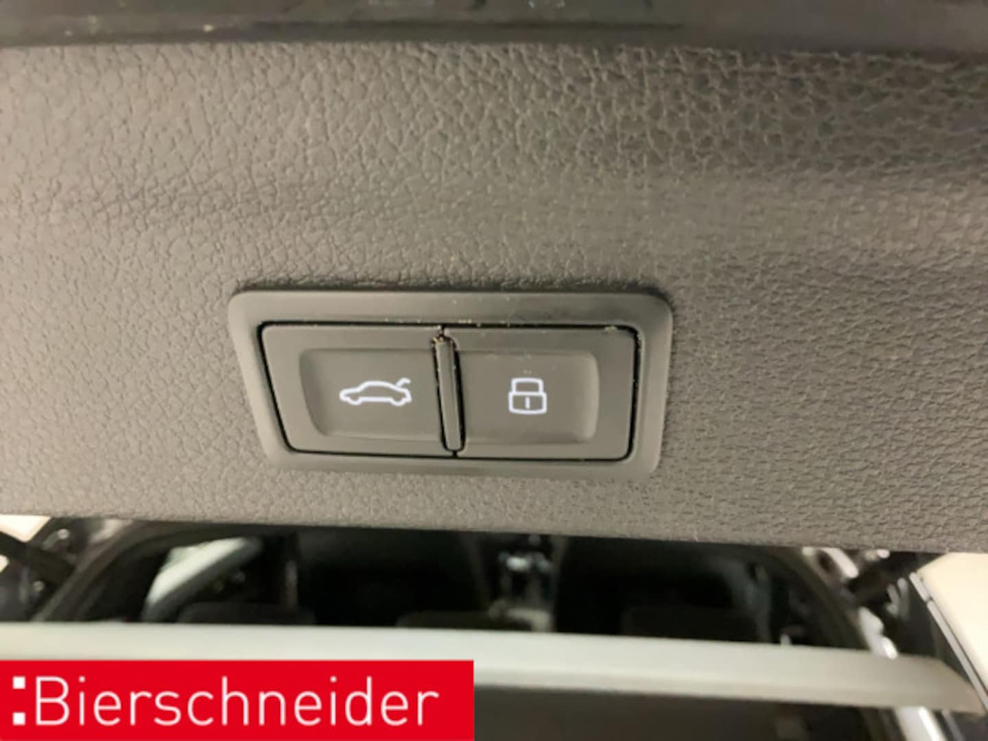 Bild über Audi Q3 S line 40 TFSI quattro S tronic - für weitere Informationen kontaktieren Sie den Audi Partner