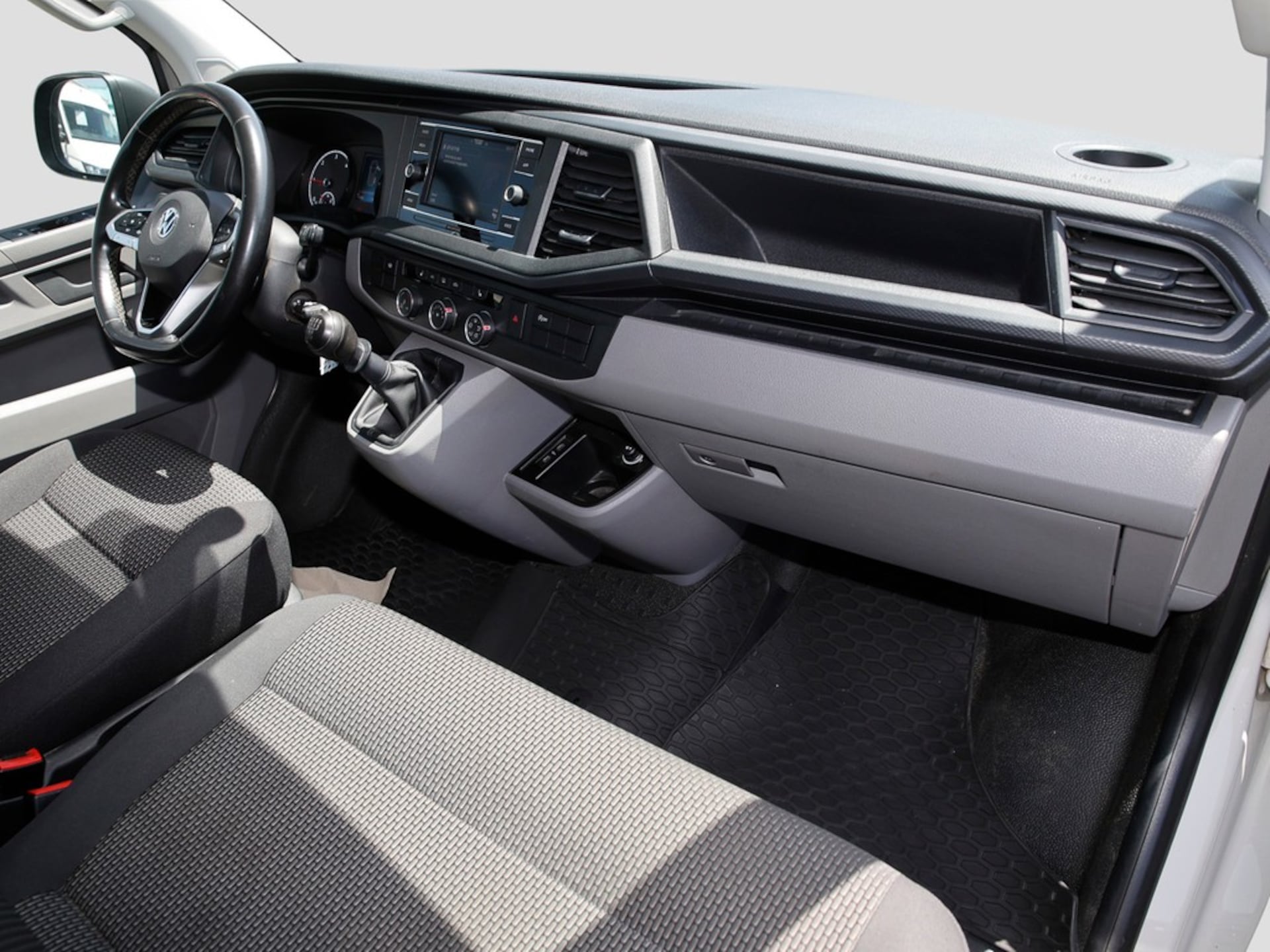 Volkswagen T6.1 Transporter Kasten langer Radstand