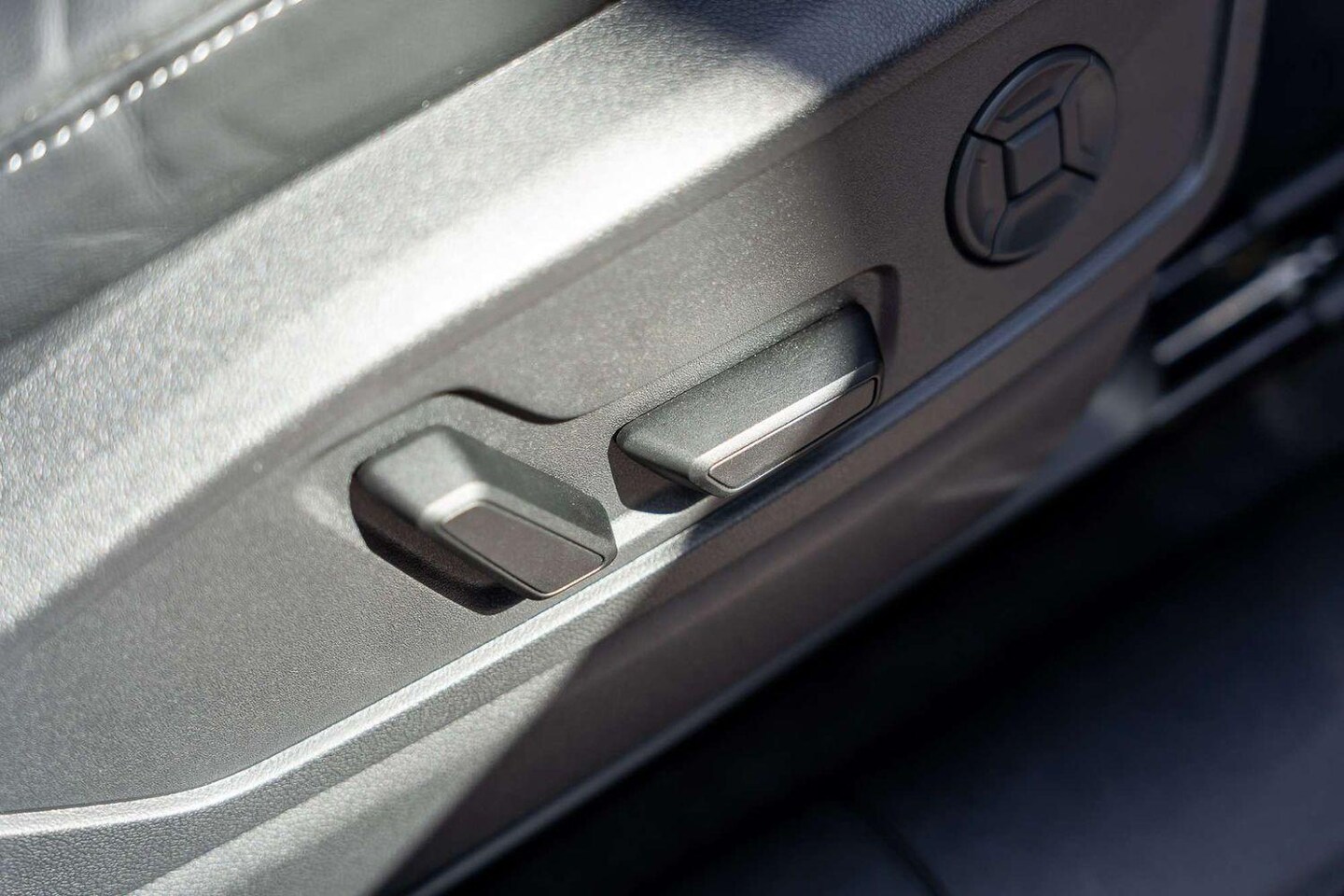 Image about Audi Q5 SUV e-hybrid quattro S tronic