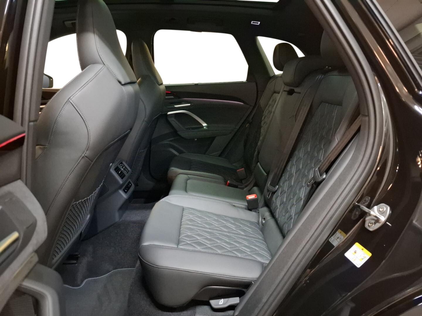 Bild über Audi SQ5 SUV edition one mit Akzenten mythosschwarz TFSI 270 kW S tronic - für weitere Informationen kontaktieren Sie den Audi Partner
