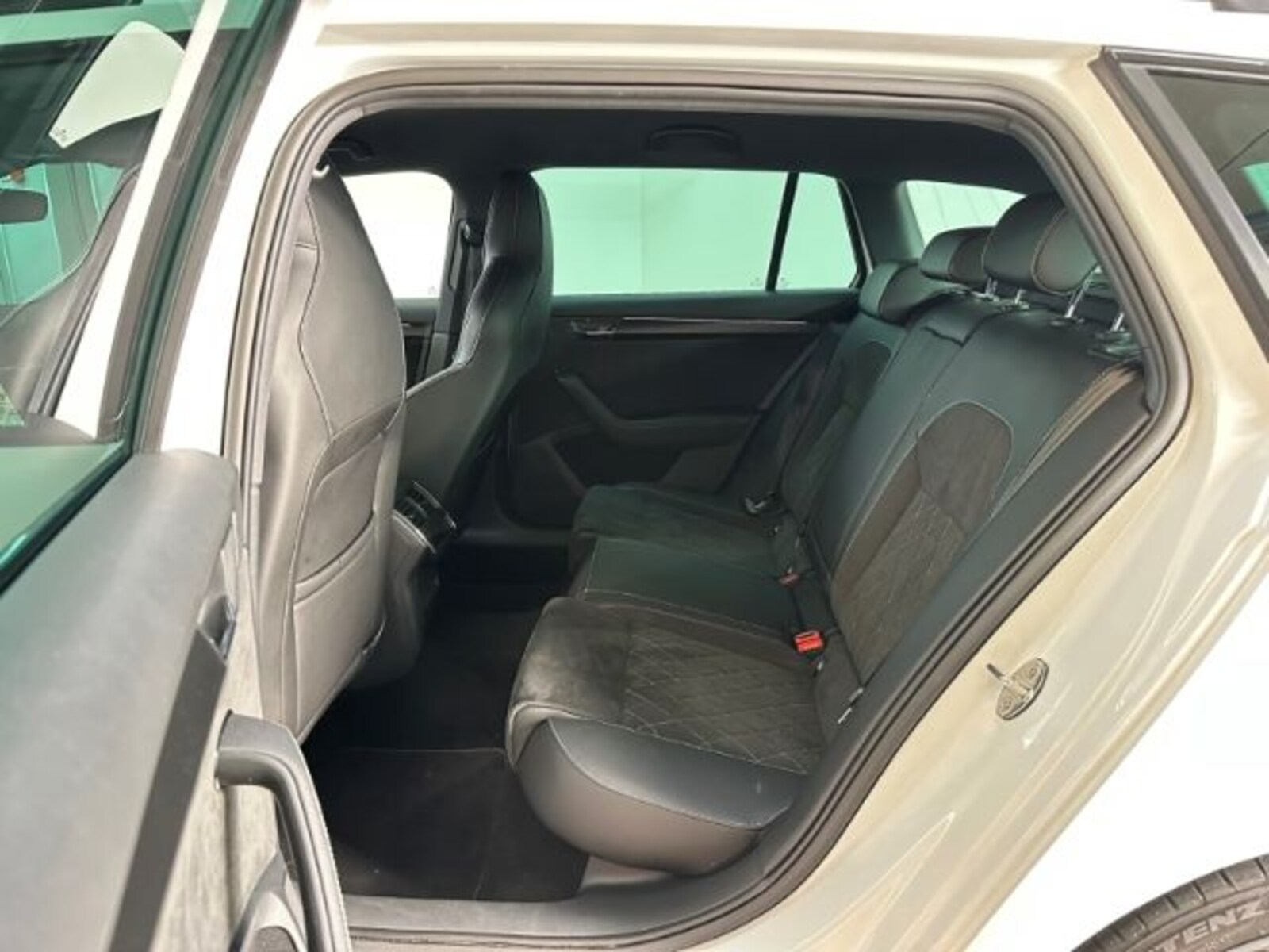 Škoda Superb Combi – Bild 13