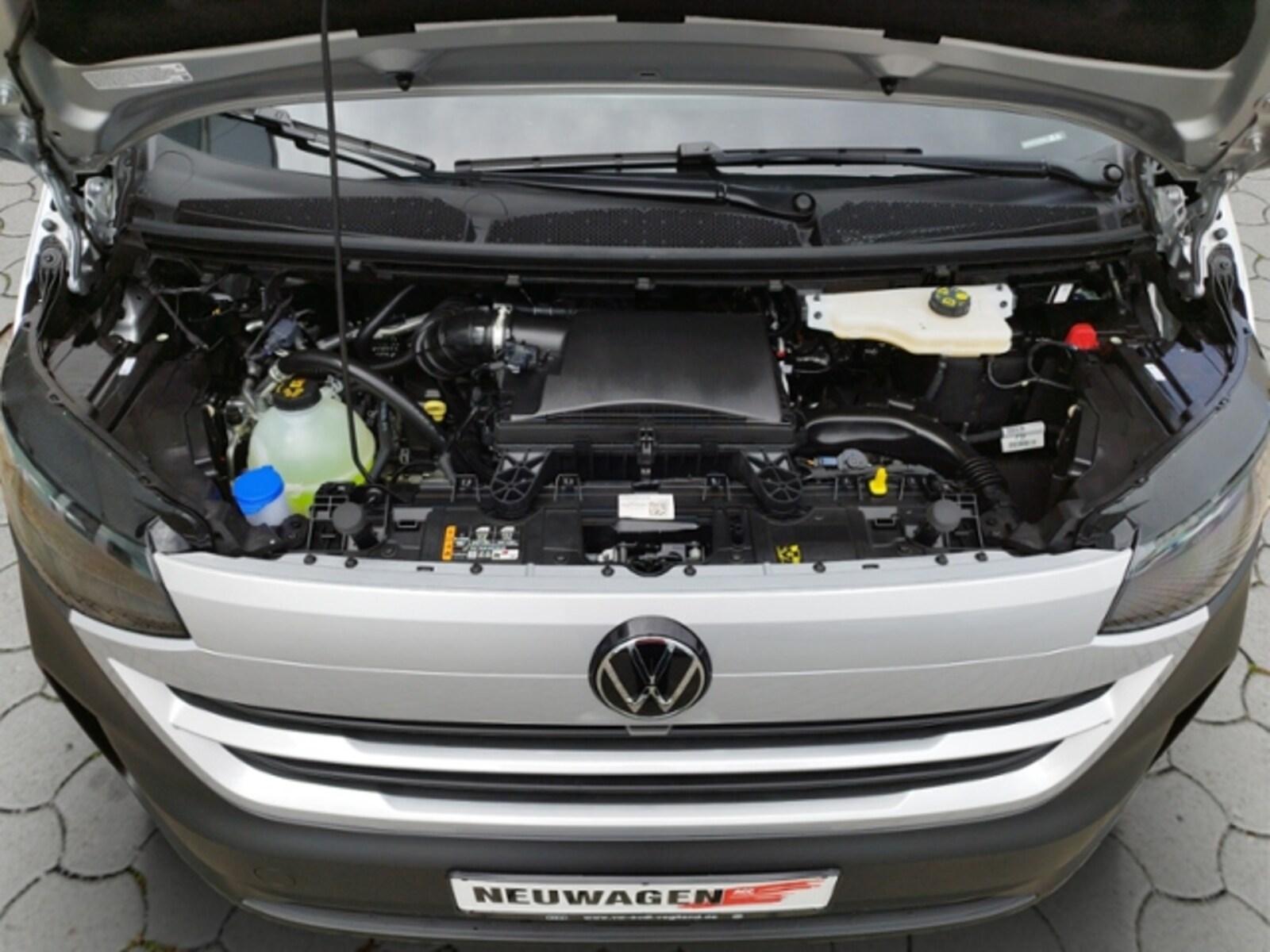 Volkswagen Transporter Kombi kurzer Radstand – Bild 12