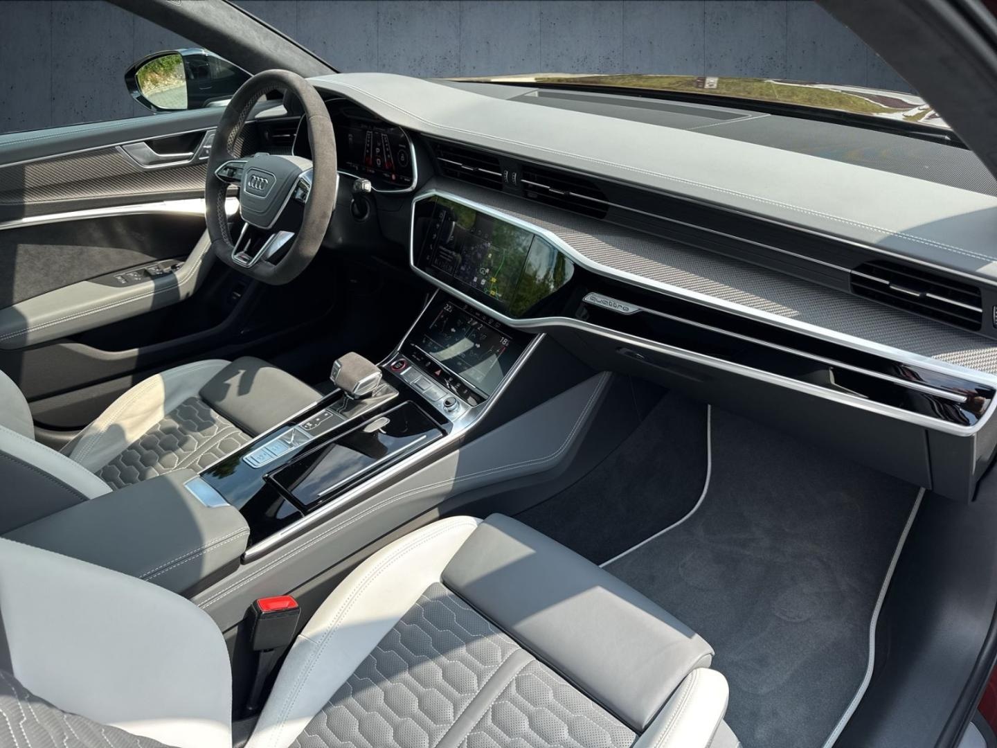 Bild über Audi RS 6 Avant TFSI quattro tiptronic - für weitere Informationen kontaktieren Sie den Audi Partner