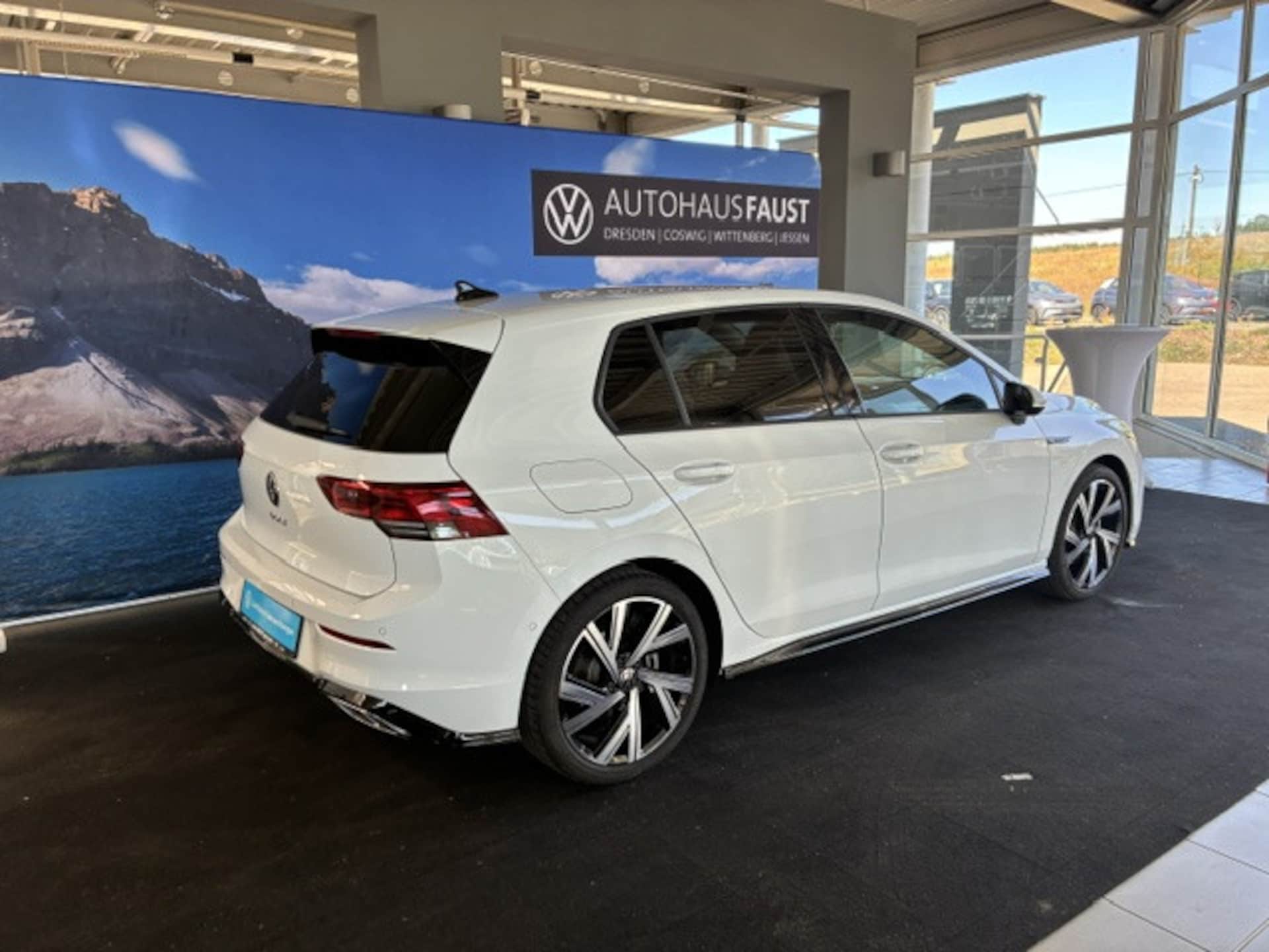 Volkswagen Golf R-Line