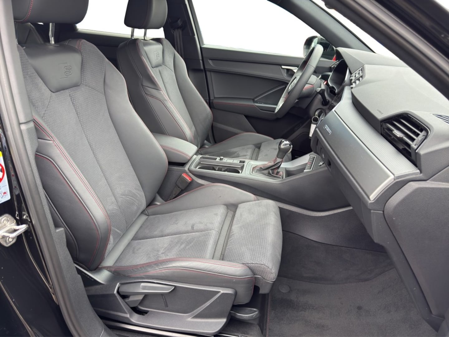 Bild über Audi Q3 Sportback S line 45 TFSI quattro S tronic - für weitere Informationen kontaktieren Sie den Audi Partner