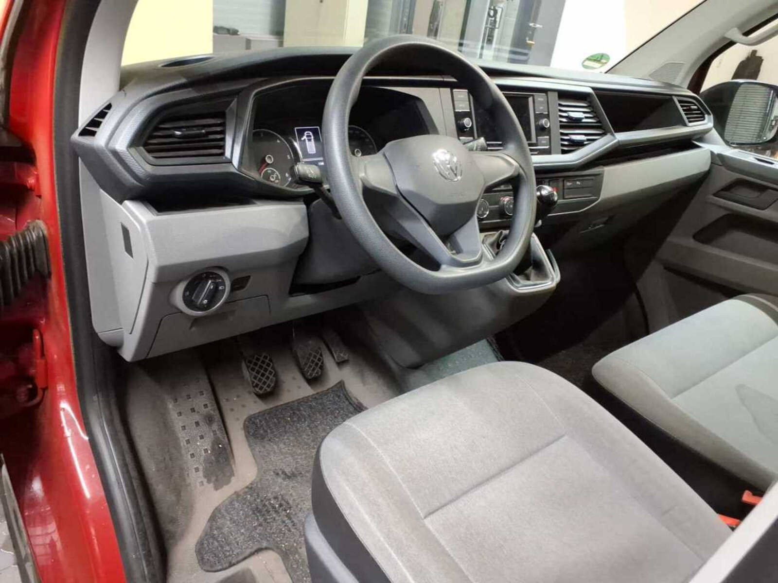 Volkswagen T6.1 Transporter Kombi kurzer Radstand – Bild 6