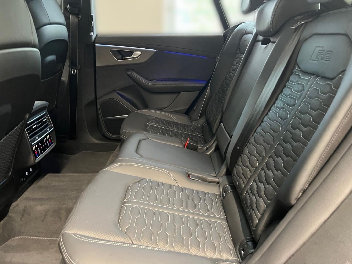 Bild über Audi RS Q8 SUV TFSI quattro 441 kW tiptronic - für weitere Informationen kontaktieren Sie den Audi Partner