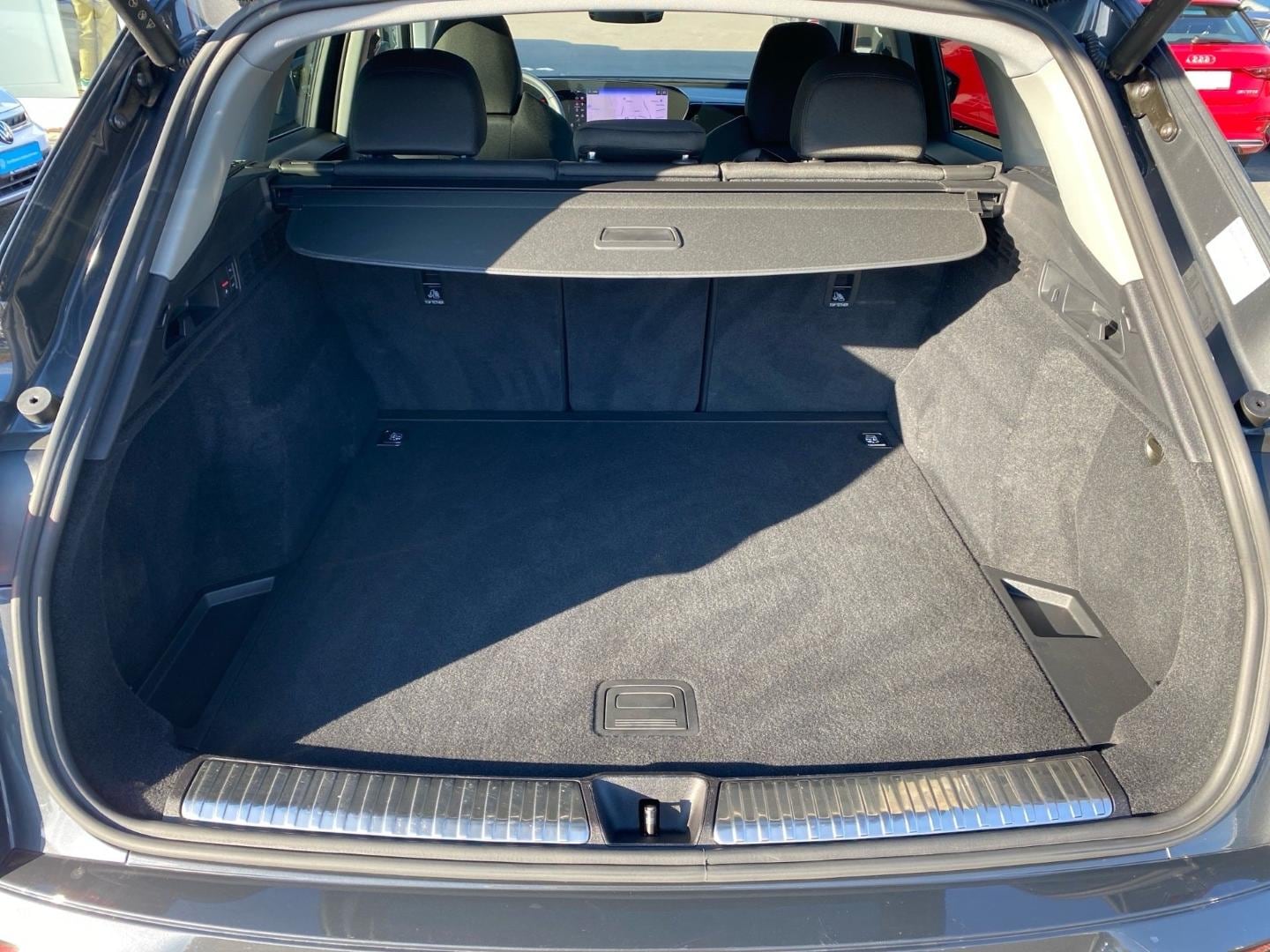 Bild über Audi Q5 SUV TDI quattro 150 kW S tronic - für weitere Informationen kontaktieren Sie den Audi Partner