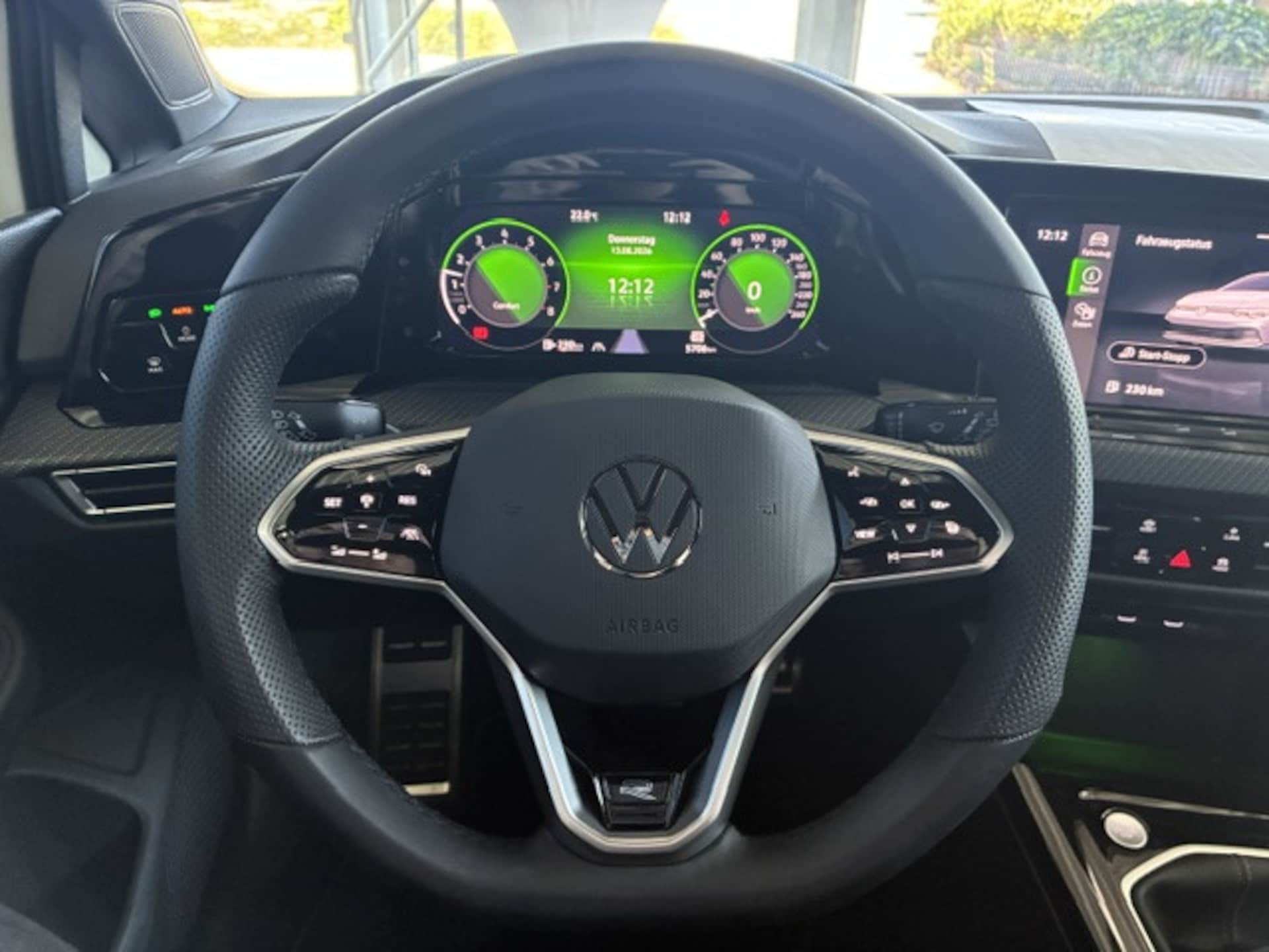 Volkswagen Golf R-Line