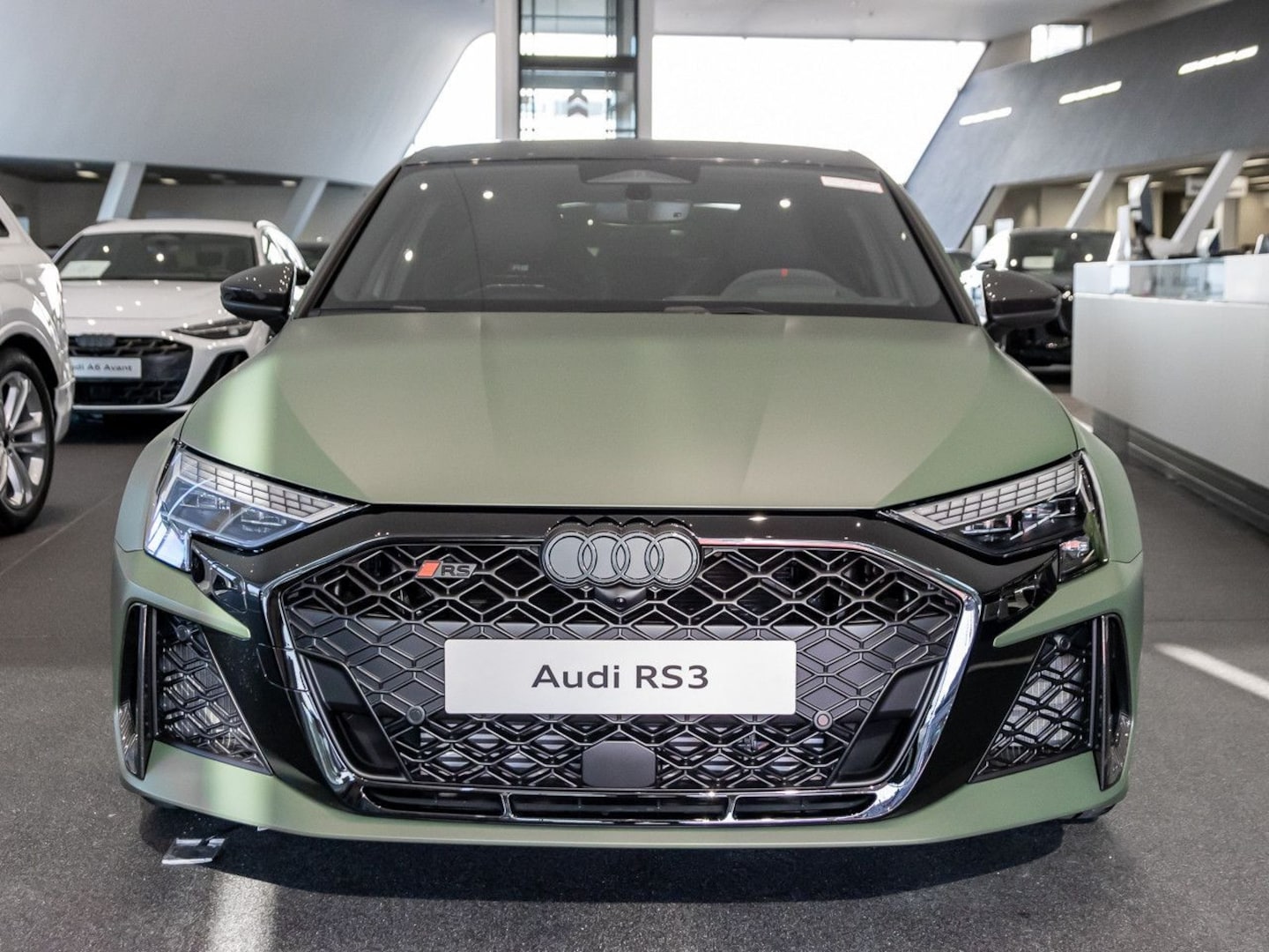 Bild über Audi RS 3 Limousine TFSI quattro 294 kW S tronic - für weitere Informationen kontaktieren Sie den Audi Partner