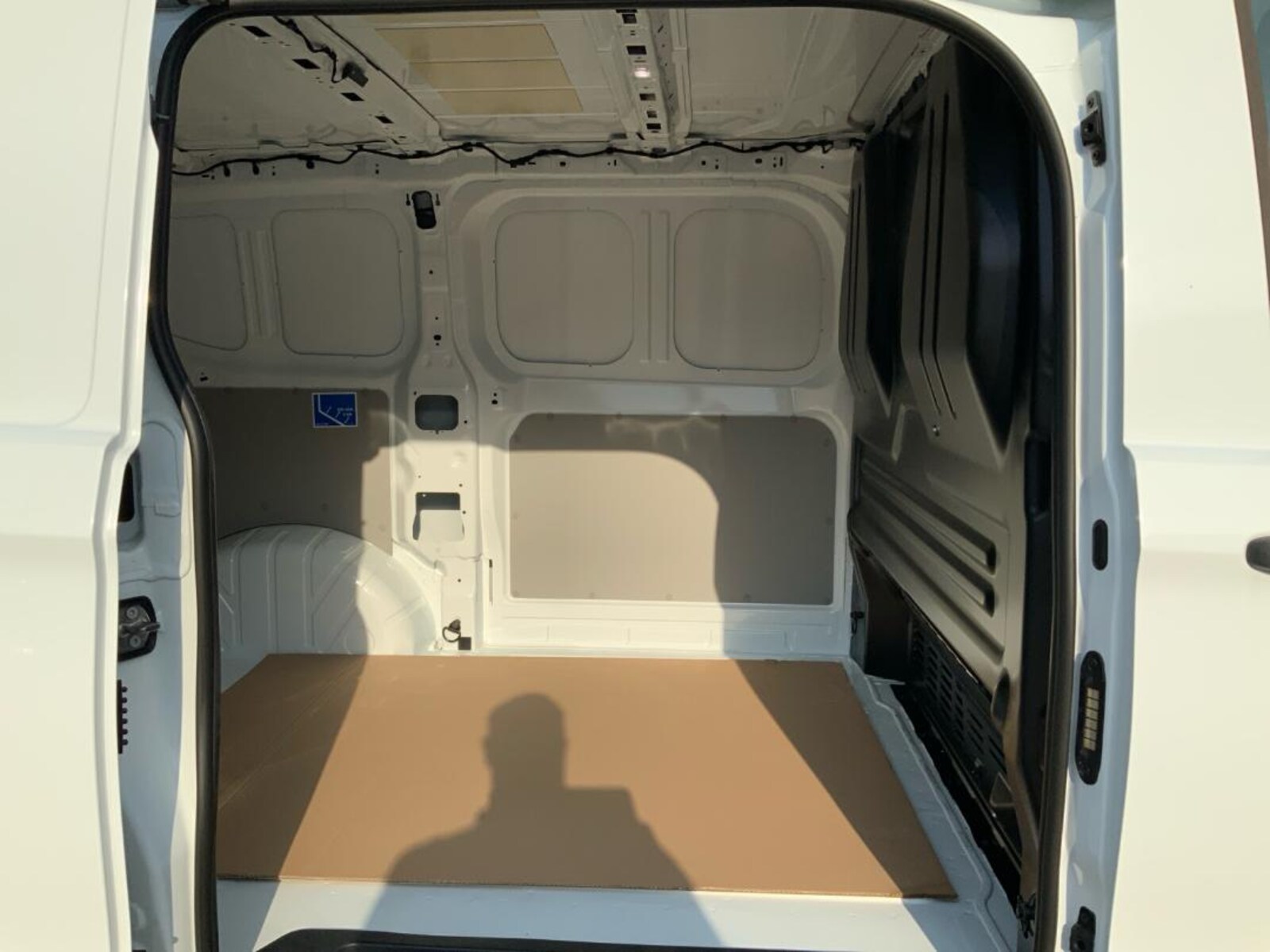 Volkswagen Transporter Kasten kurzer Radstand – Bild 11