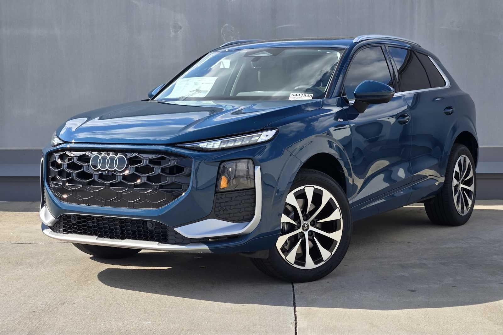 2026 Audi Q3 S line quattro's photo