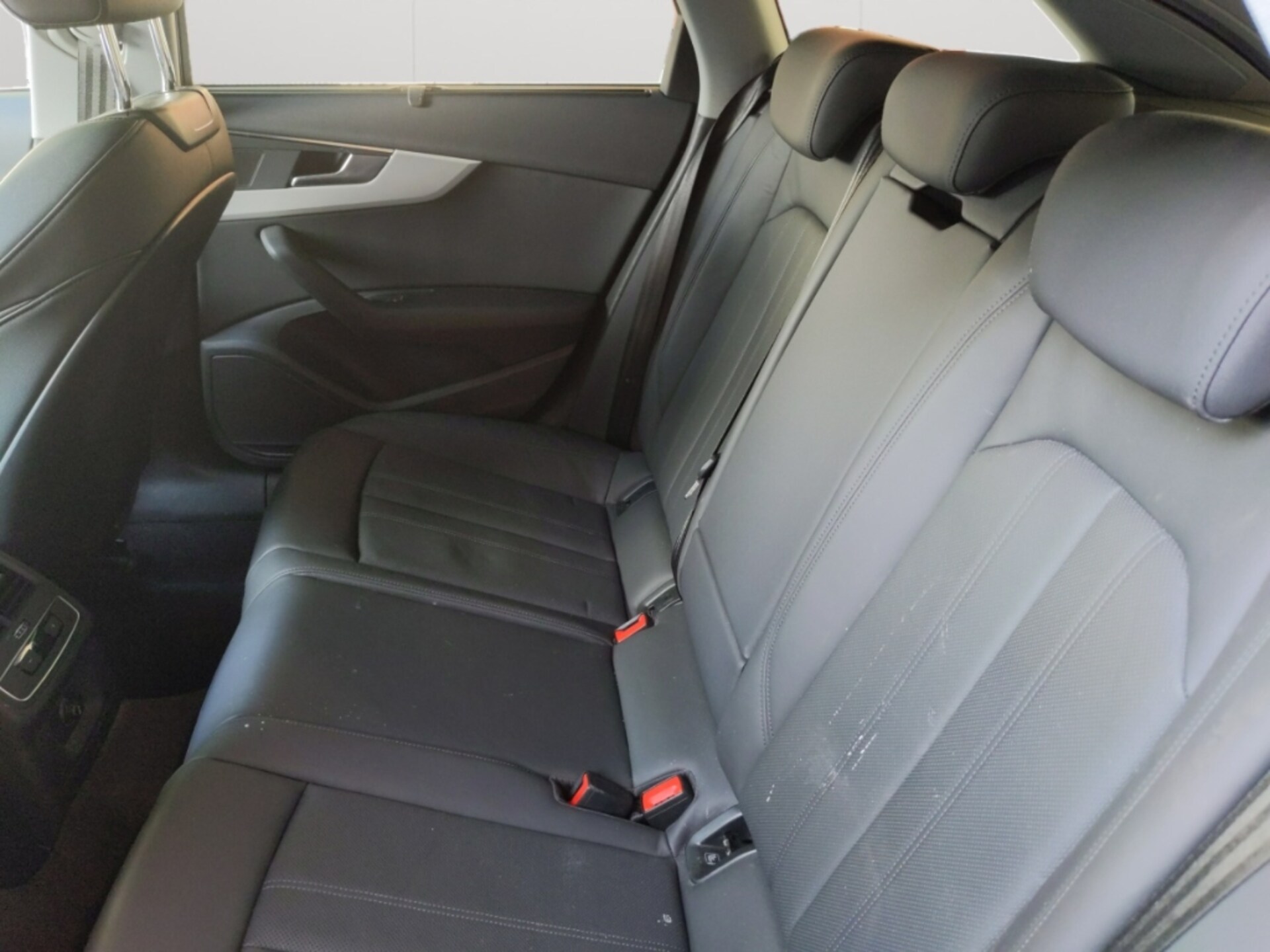 Audi A4 Avant S line