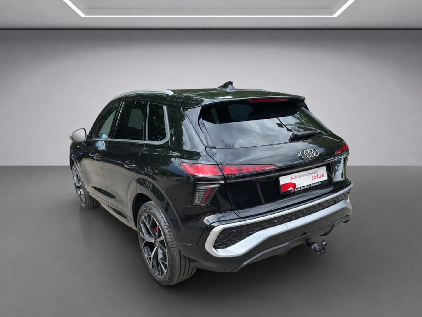 Bild über Audi Q3 SUV TFSI 110 kW S tronic - für weitere Informationen kontaktieren Sie den Audi Partner