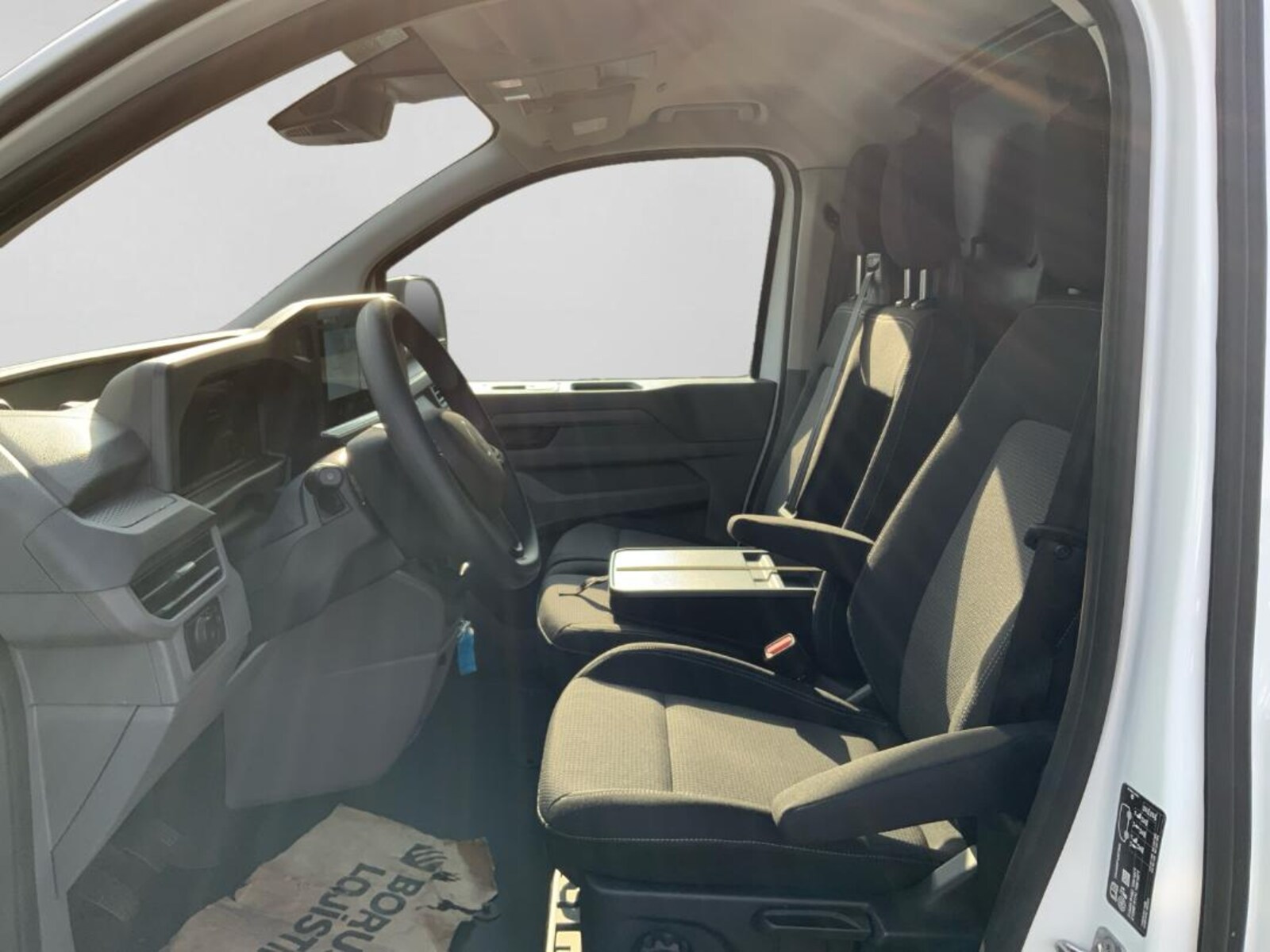 Volkswagen Transporter Kasten kurzer Radstand – Bild 12