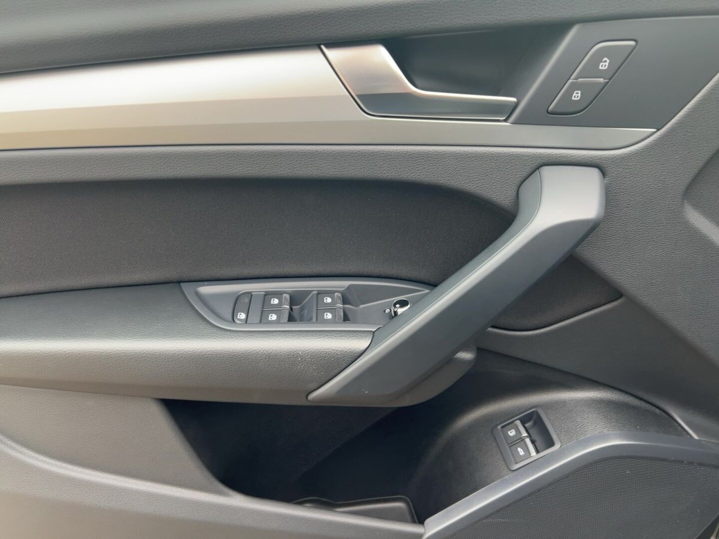 Bild über Audi Q5 TFSI e S line 50 TFSI e quattro S tronic - für weitere Informationen kontaktieren Sie den Audi Partner