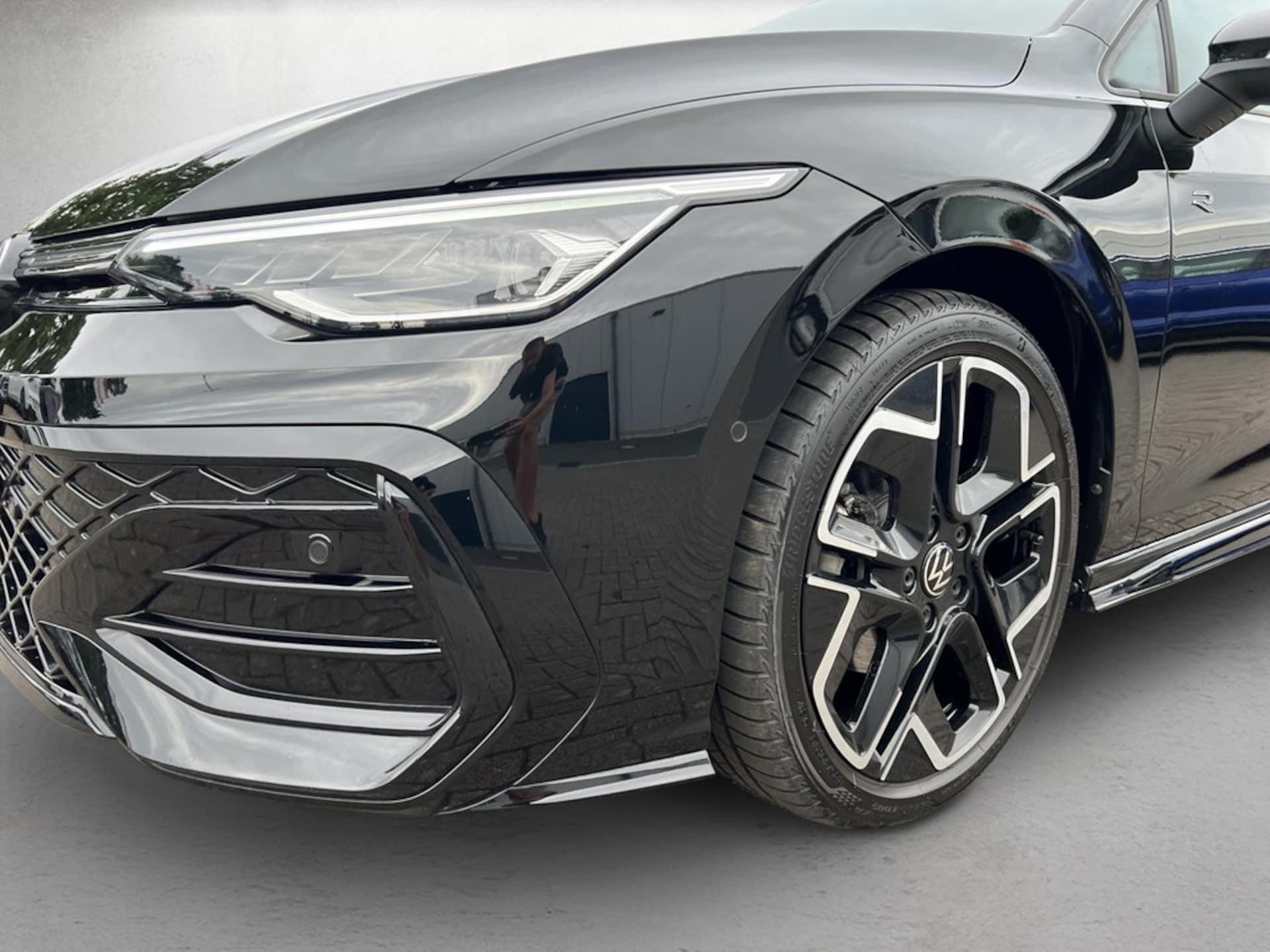 Volkswagen Golf R-Line