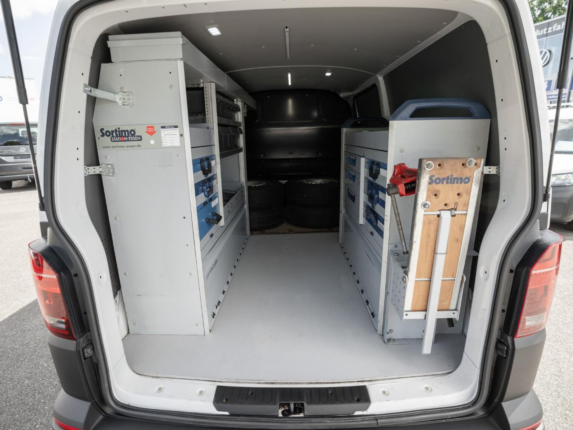 Volkswagen T6.1 Transporter Kasten langer Radstand