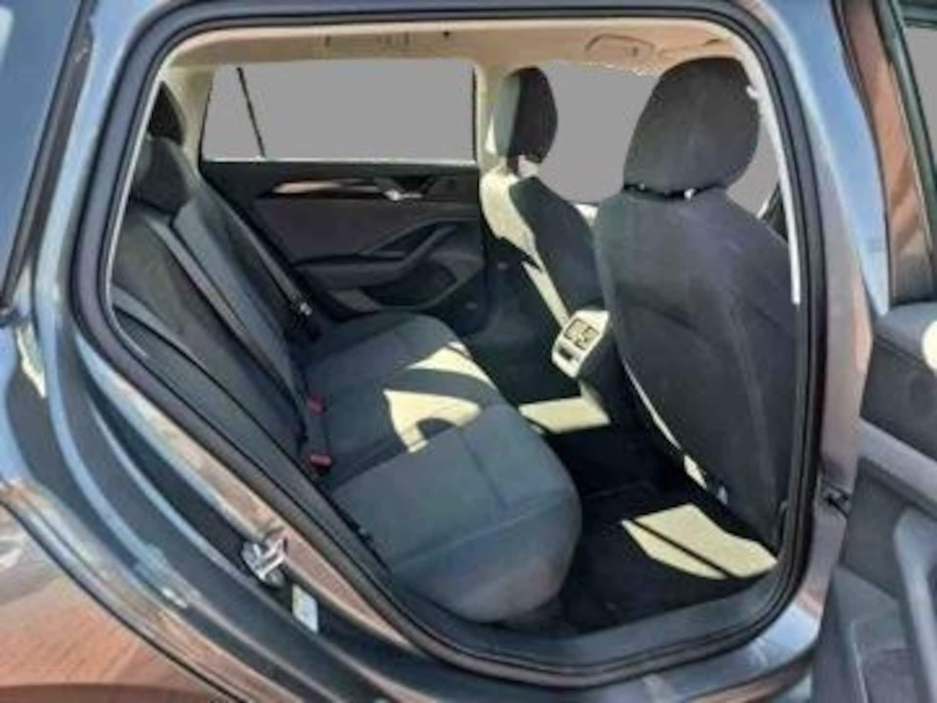 Volkswagen Passat Basis-Modell