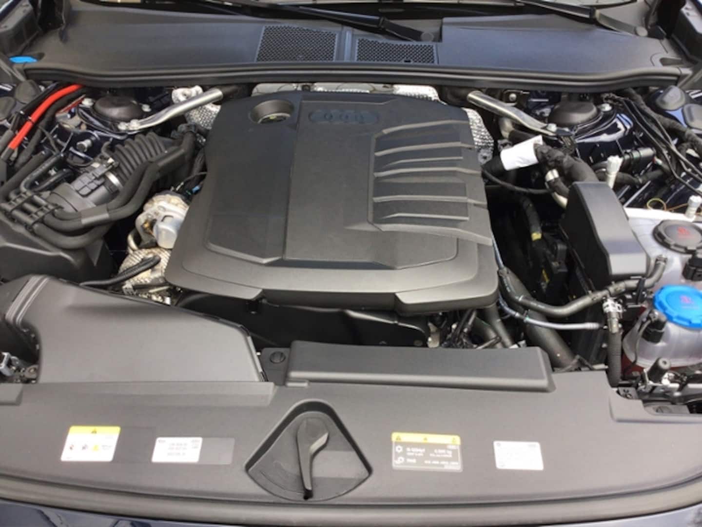 Bild über Audi A5 Avant TDI 150 kW S tronic - für weitere Informationen kontaktieren Sie den Audi Partner
