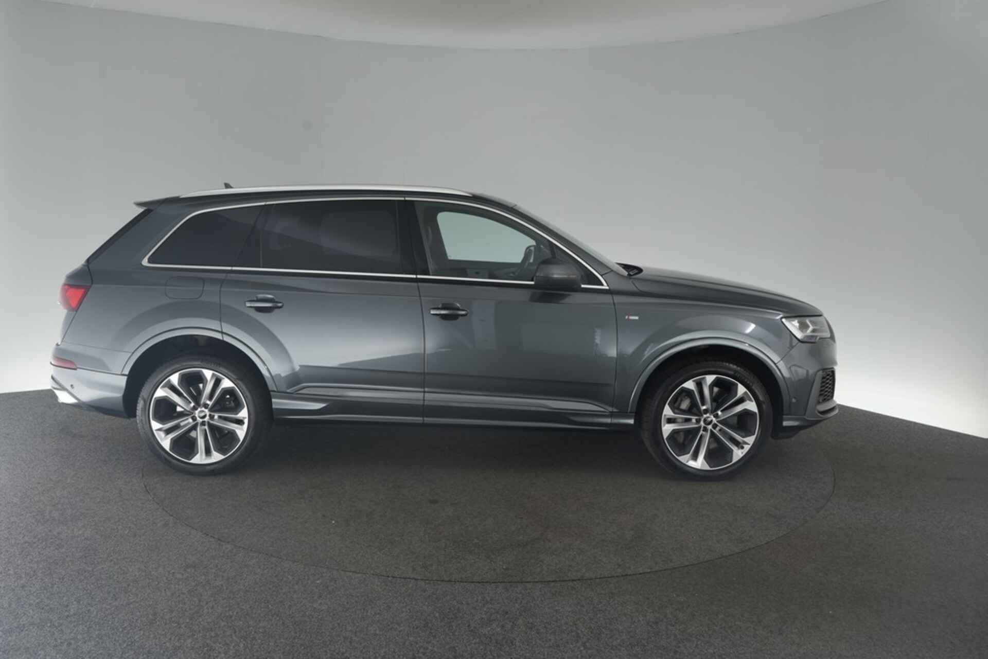 Audi Q7 SUV TFSI e S line
