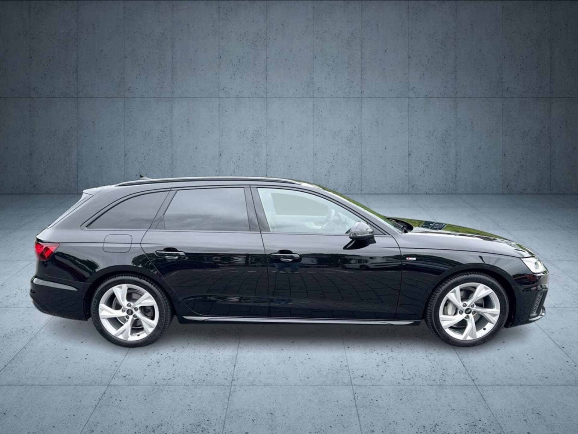 Audi A4 Avant S line