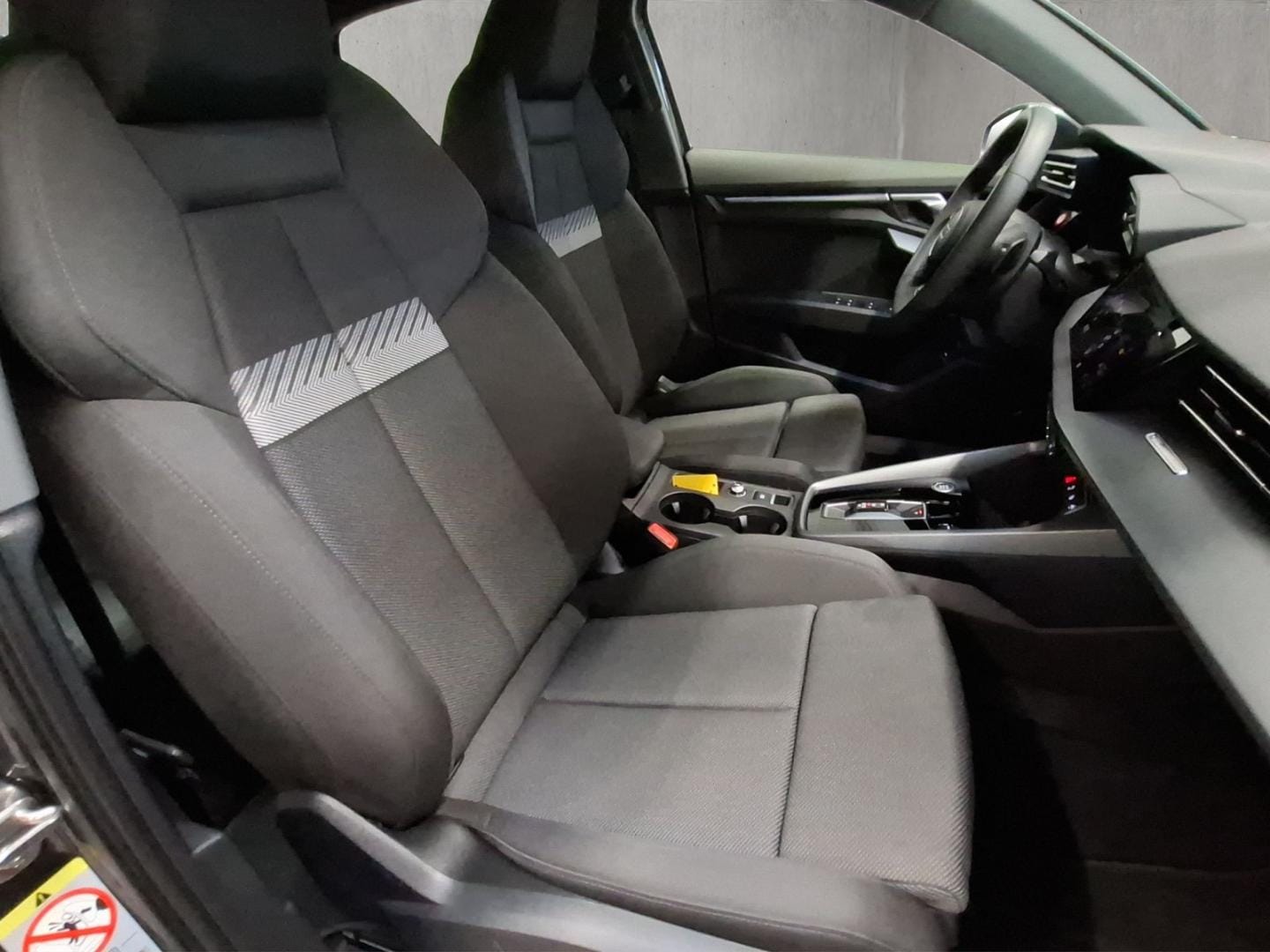 Bild über Audi A3 Limousine S line 30 TFSI S tronic - für weitere Informationen kontaktieren Sie den Audi Partner