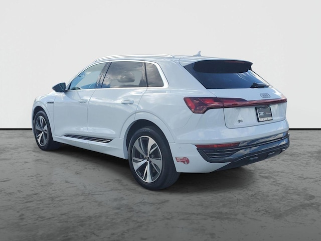 2024 Audi Q8 e-tron