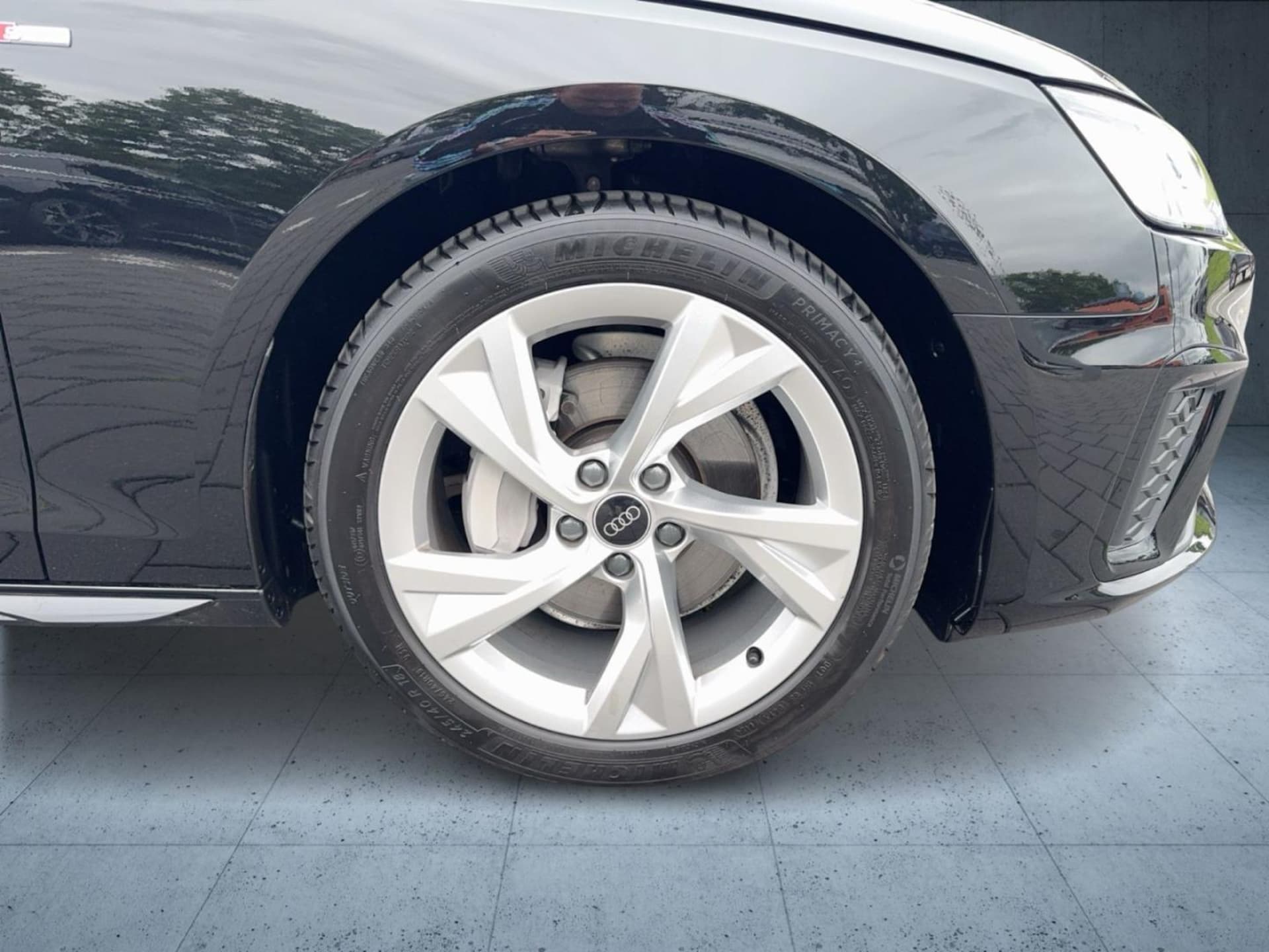 Audi A4 Avant S line
