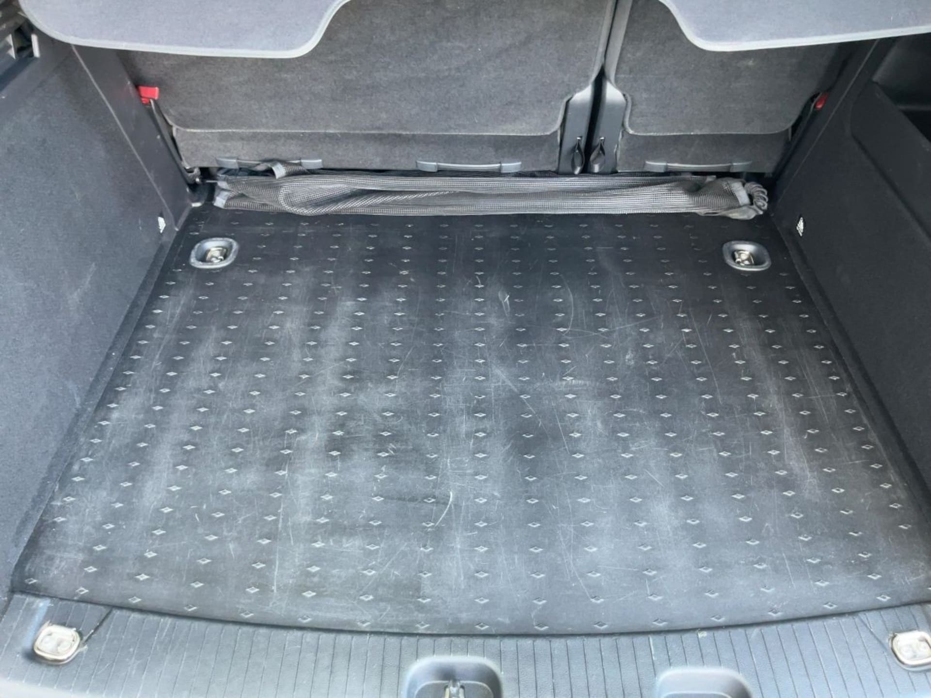 Volkswagen Caddy Basis-Modell