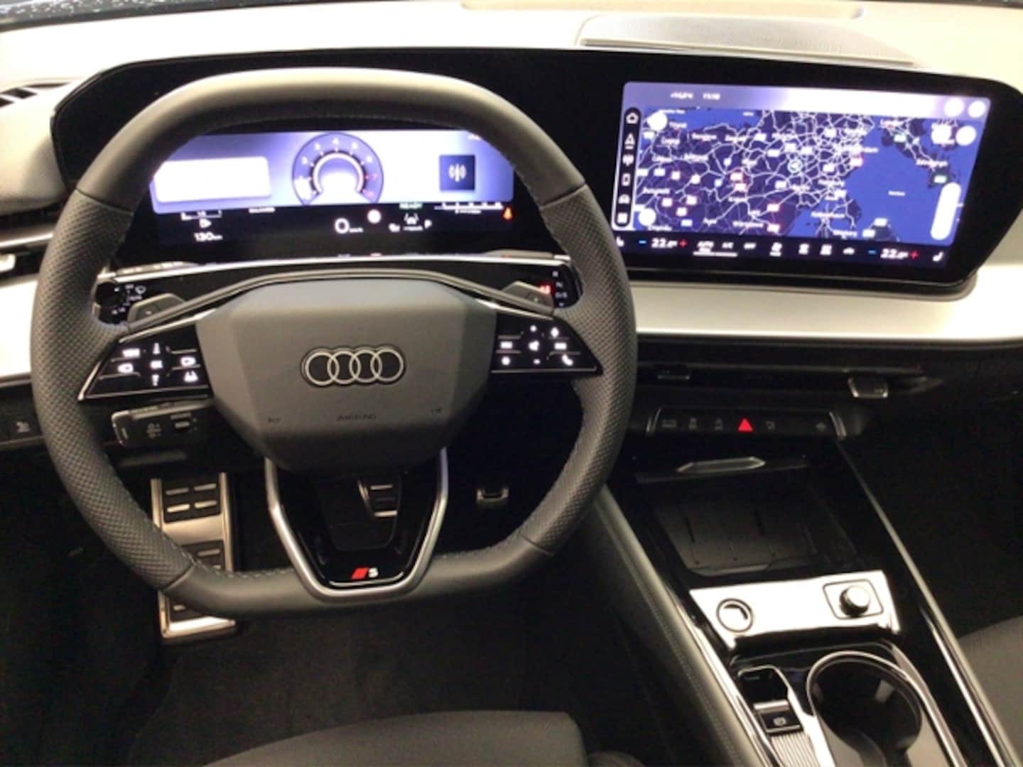 Bild über Audi Q3 SUV TFSI 110 kW S tronic - für weitere Informationen kontaktieren Sie den Audi Partner