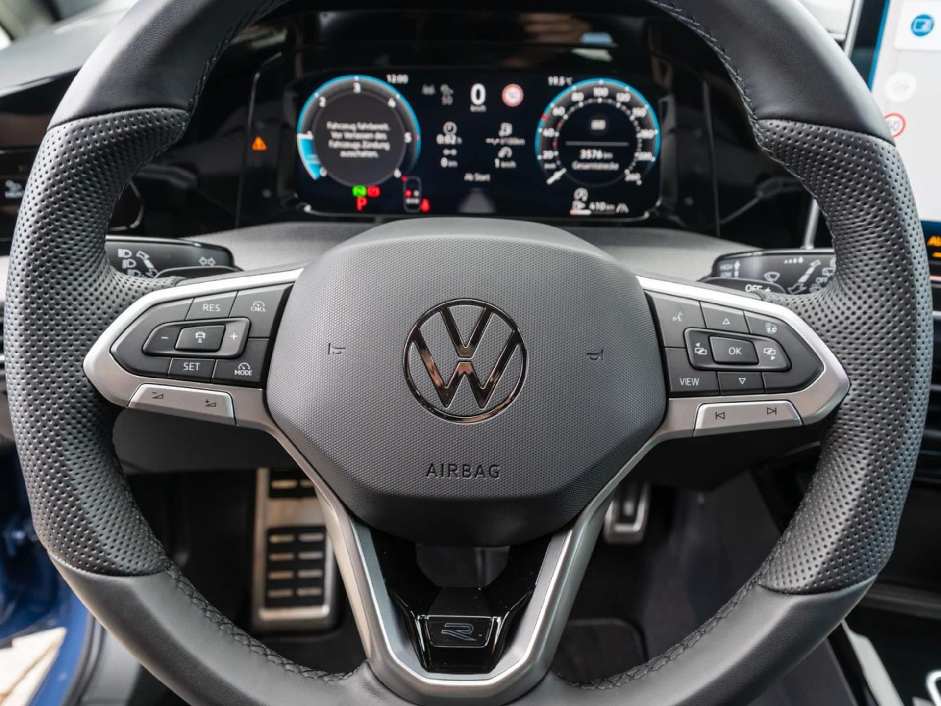 Volkswagen Golf R-Line