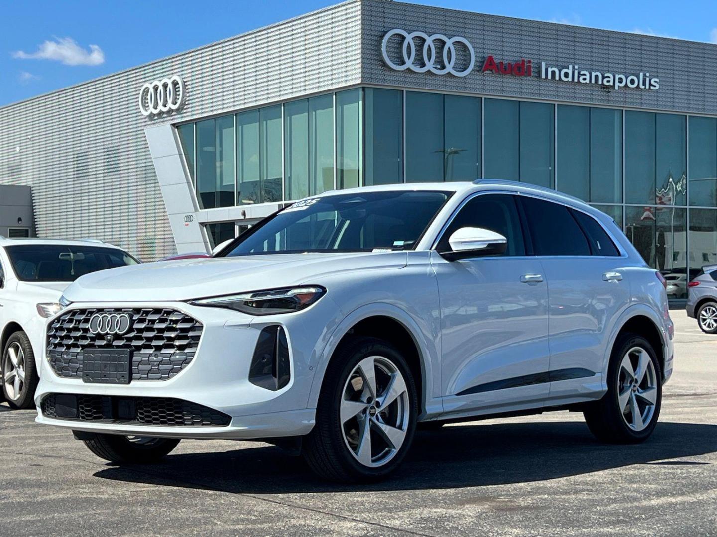2025 Audi Q5 40 Premium Plus's photo