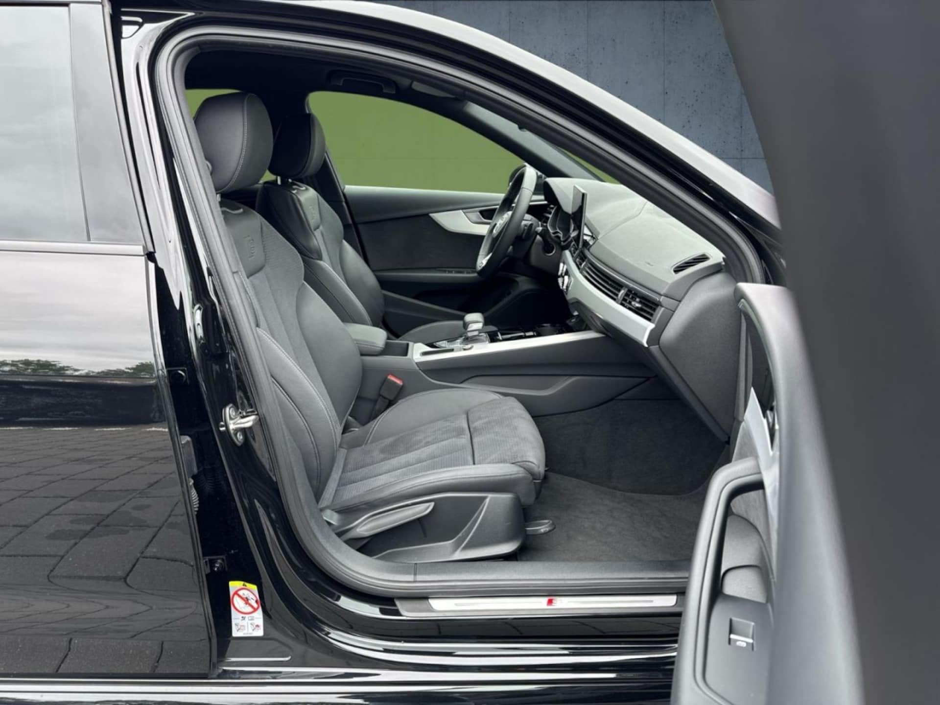 Audi A4 Avant S line
