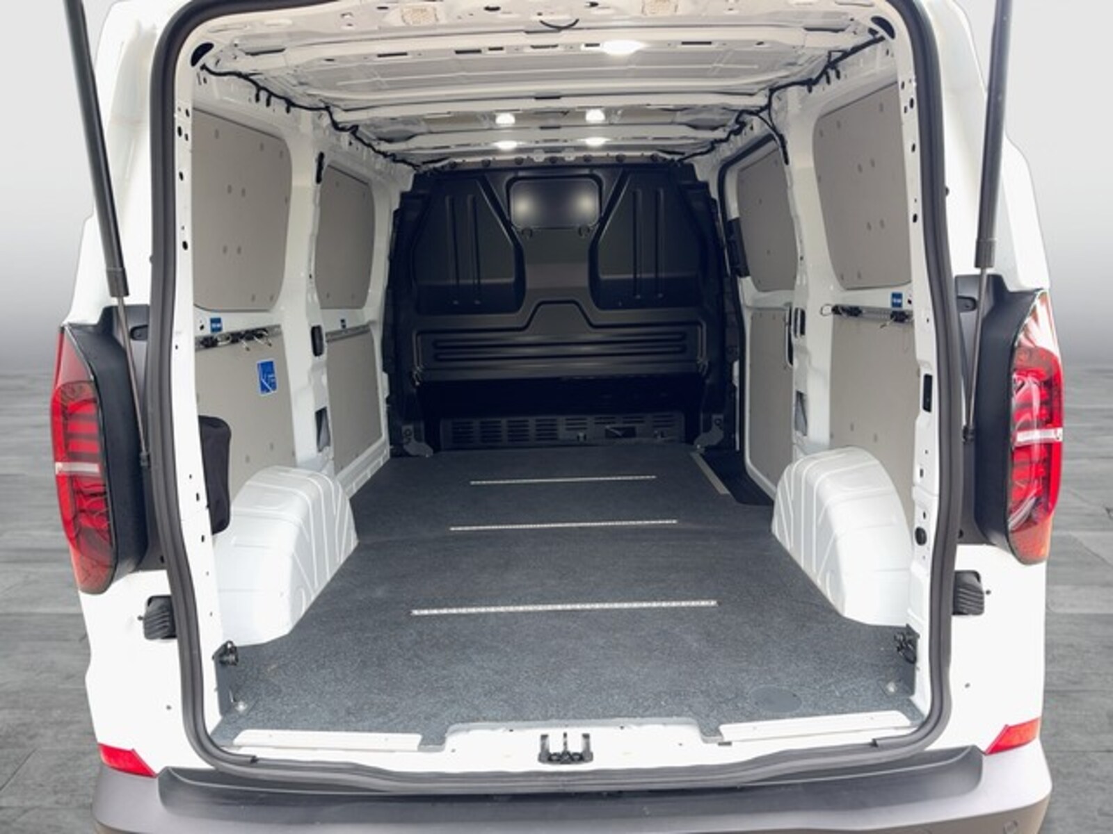 Volkswagen Transporter Kasten kurzer Radstand – Bild 11