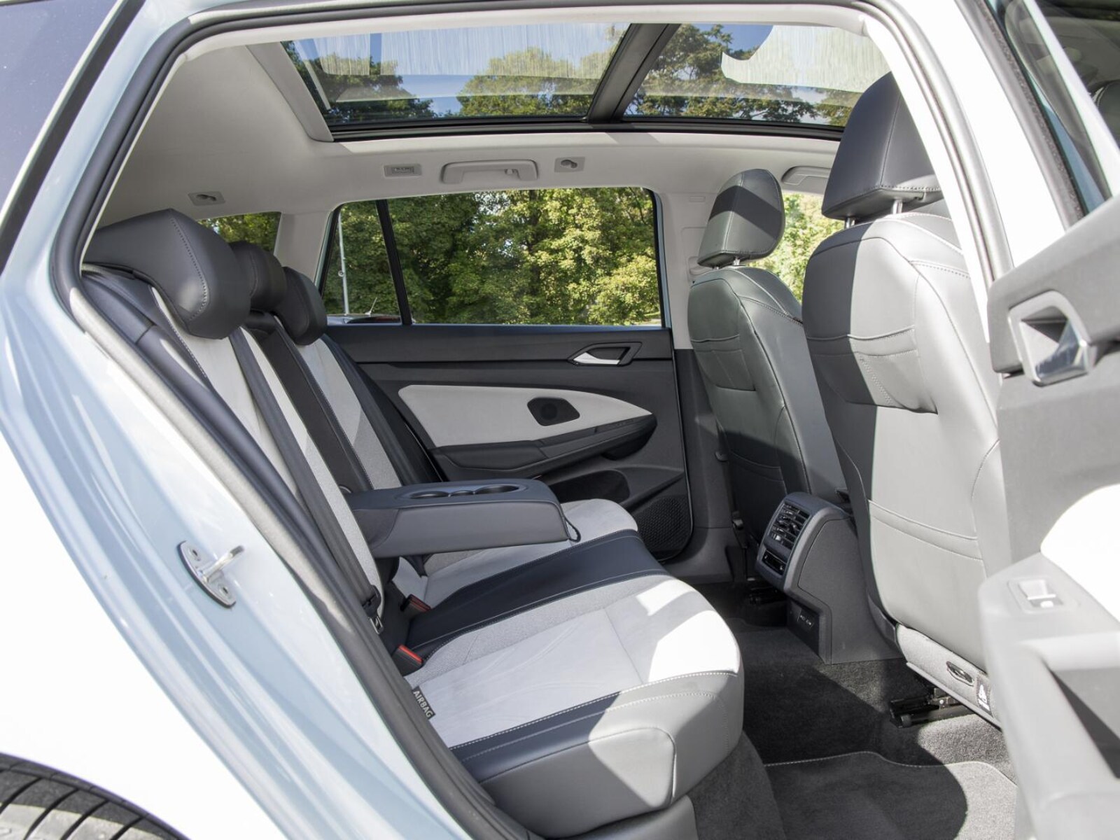 Volkswagen Golf Variant – Bild 8
